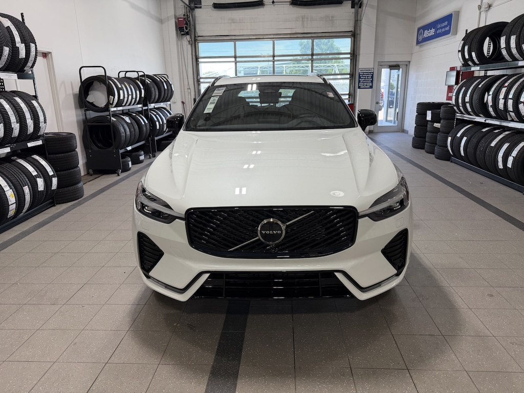New 2026 Volvo XC60 B5 Core SUV