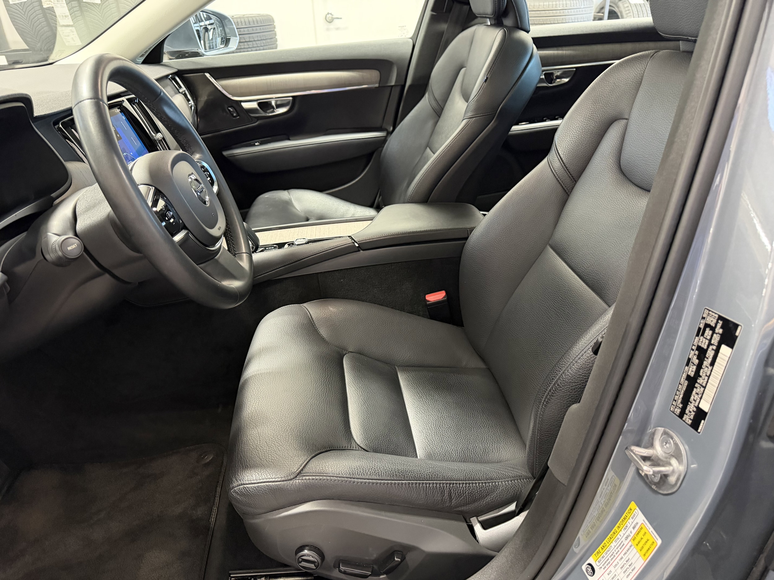 2023 Volvo S90 Plus - Photo 13