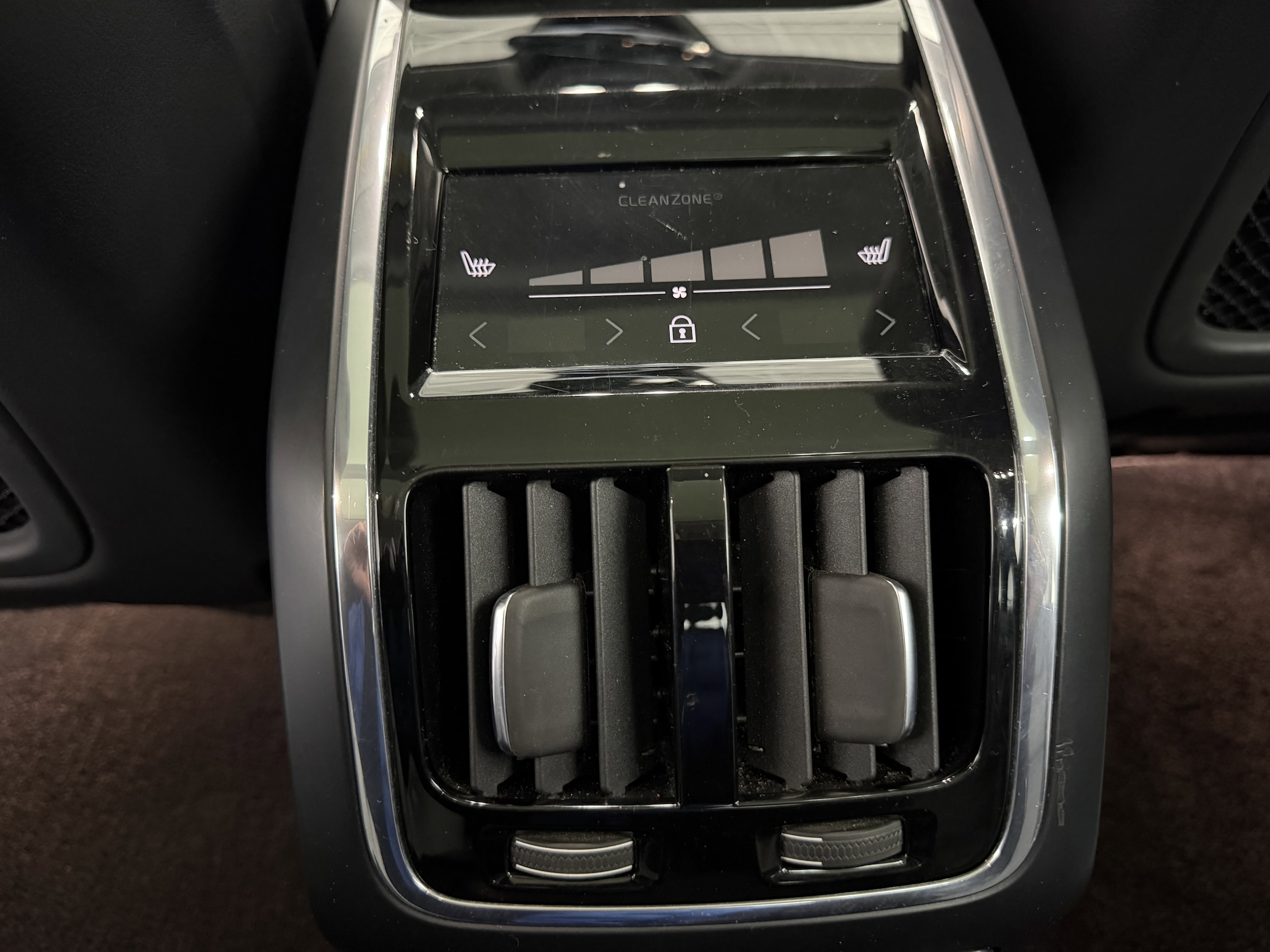 2023 Volvo S90 Plus - Photo 24