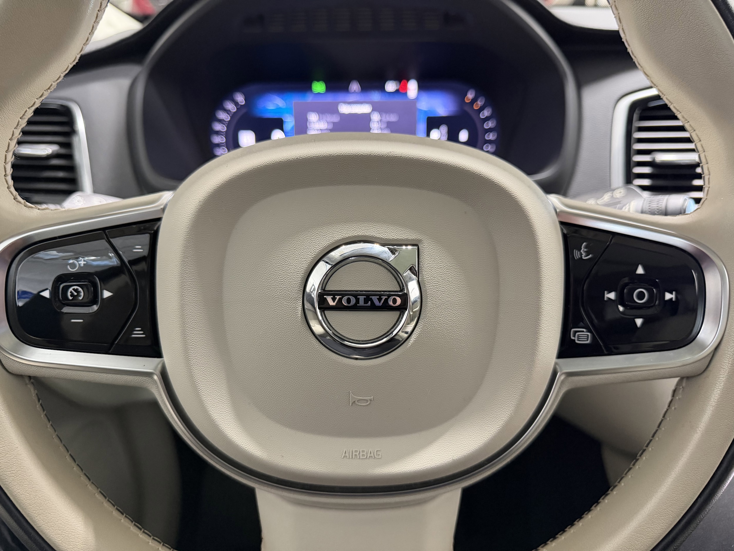 2023 Volvo XC90 Ultimate - Photo 16