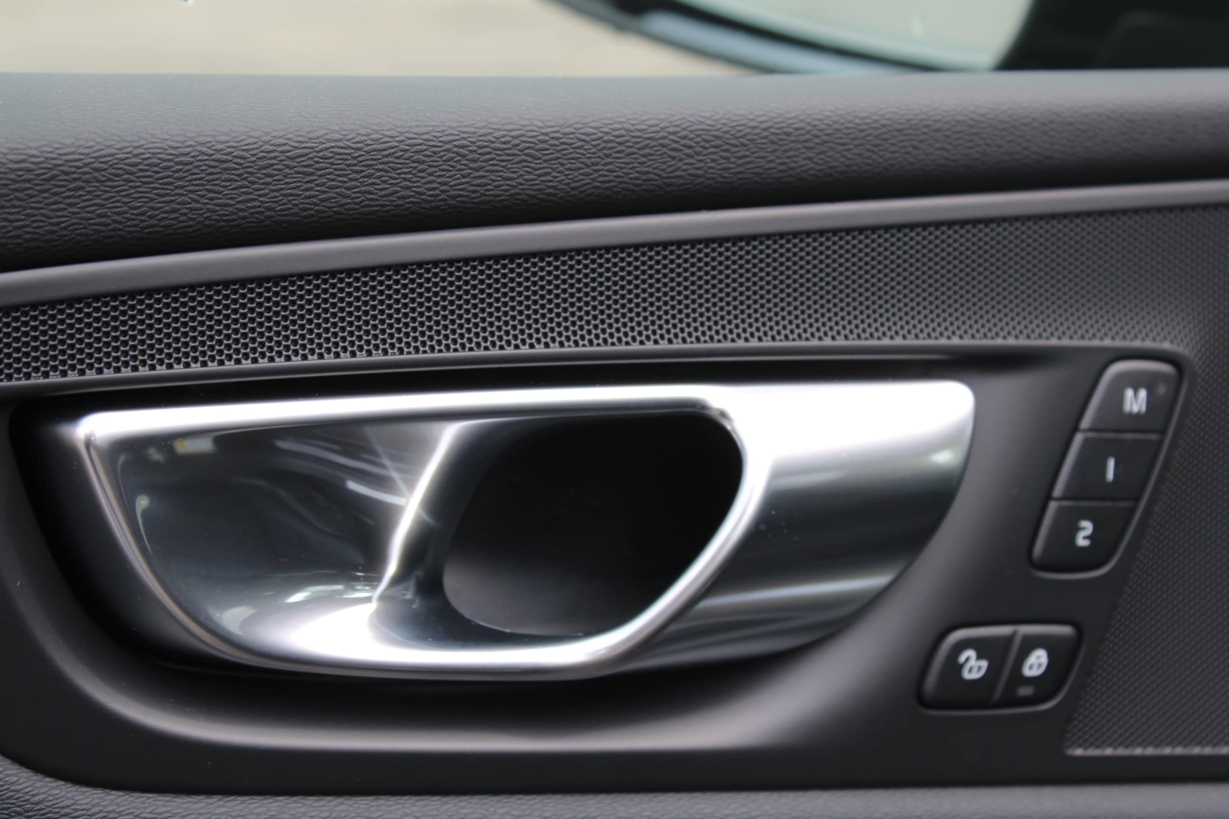 2026 Volvo XC60 Plus - Photo 21
