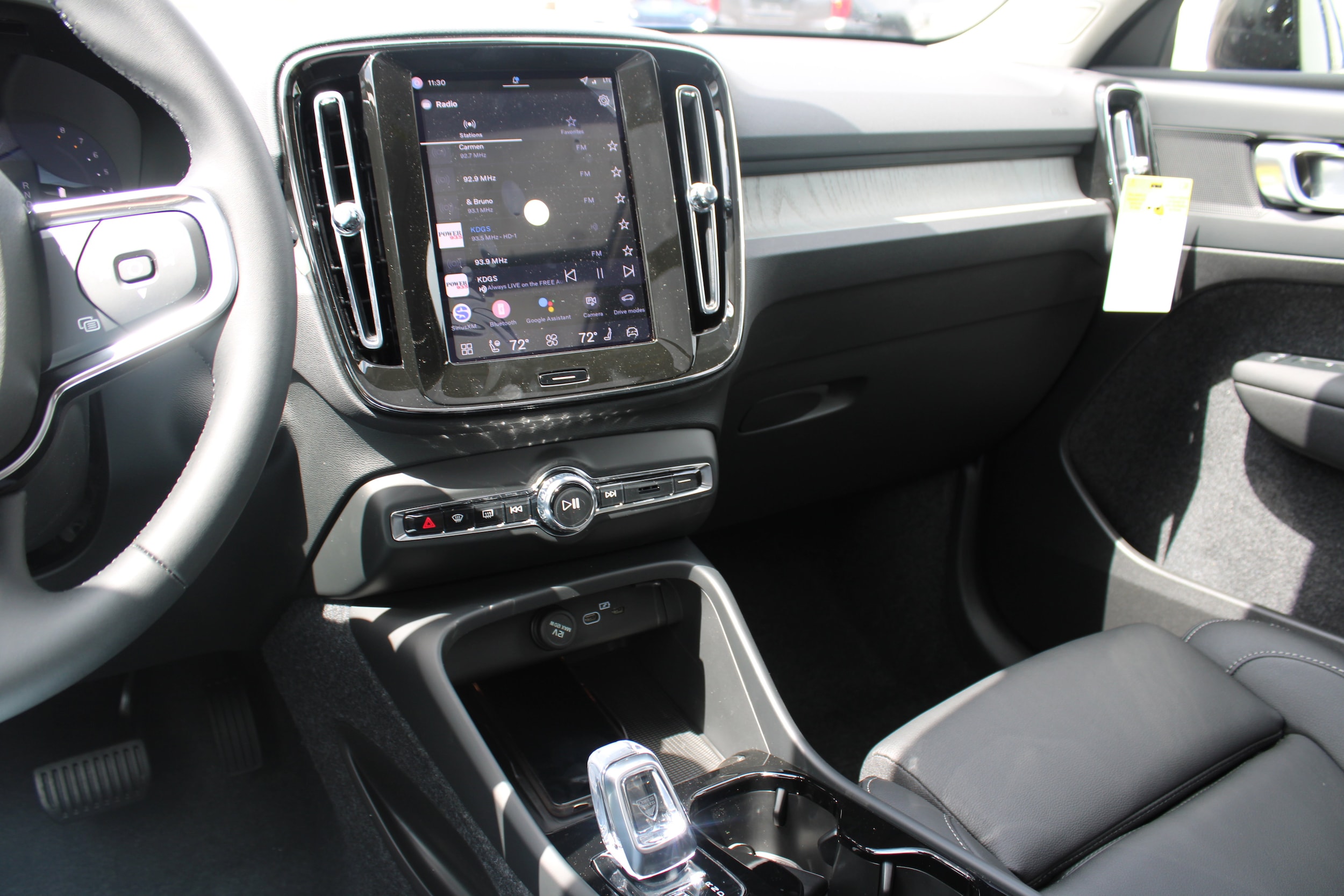 2026 Volvo XC40 Plus - Photo 23