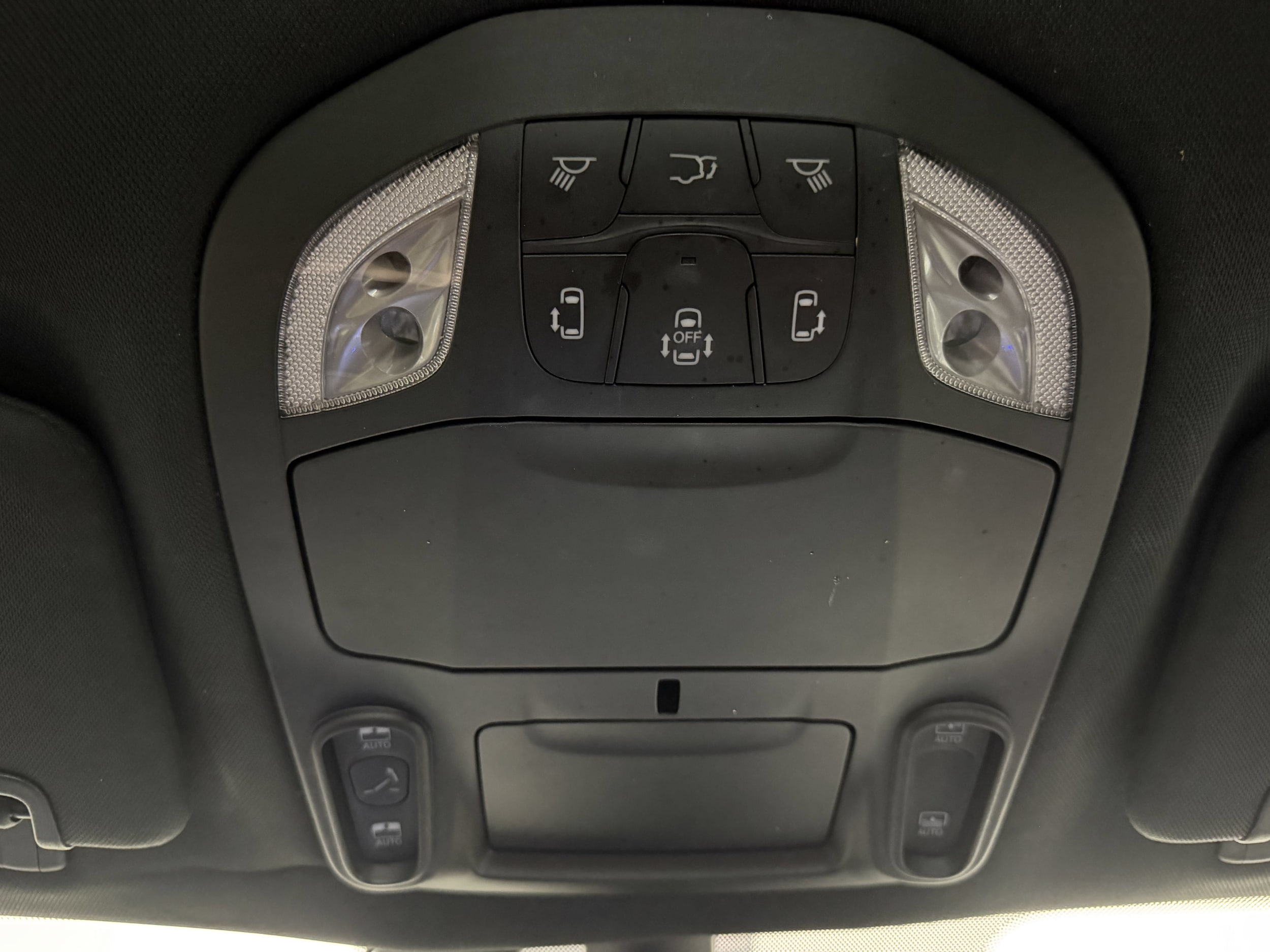 2018 Chrysler Pacifica Limited - Photo 16