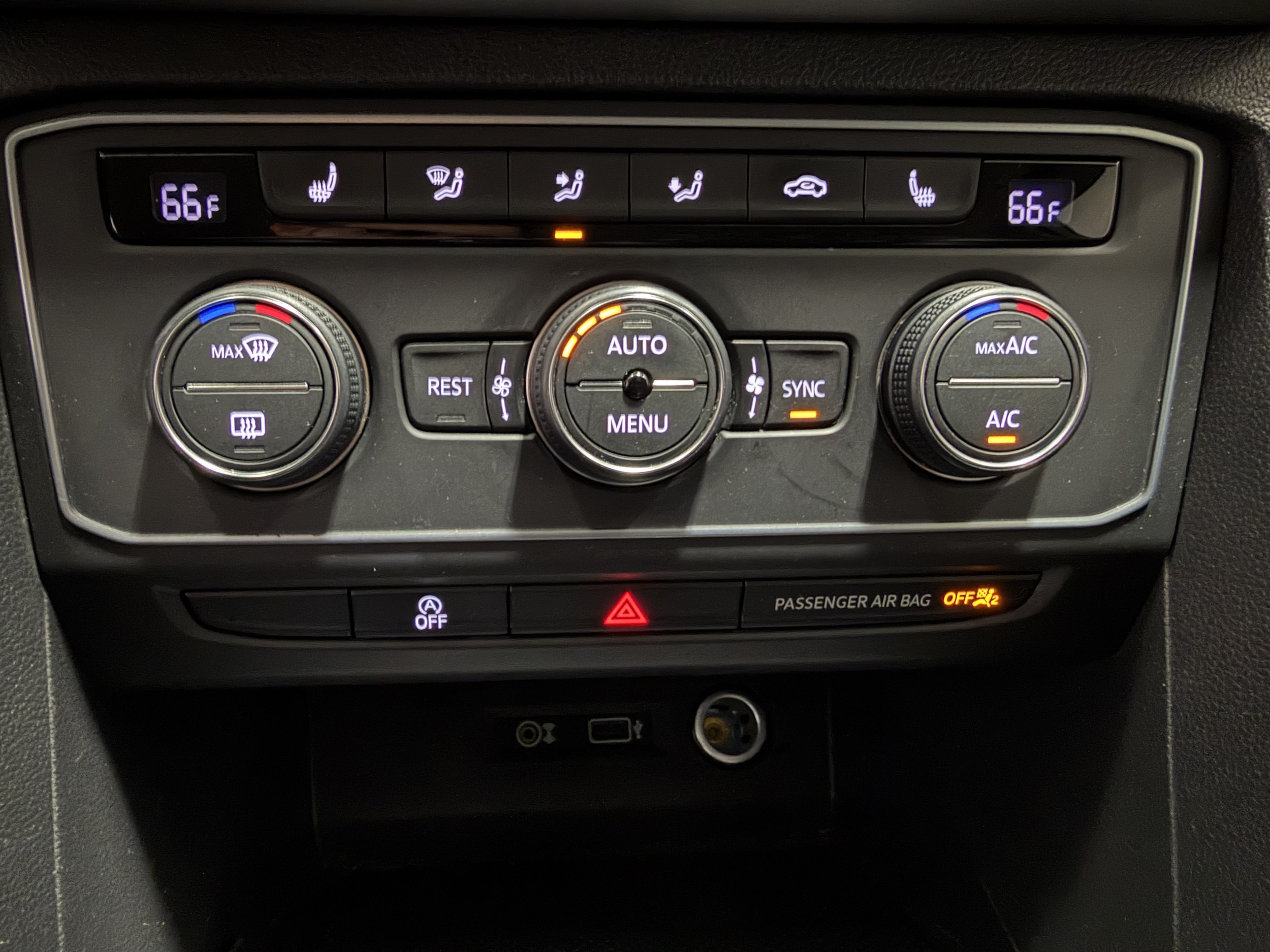 2018 Volkswagen Atlas SE w/Tech - Photo 20