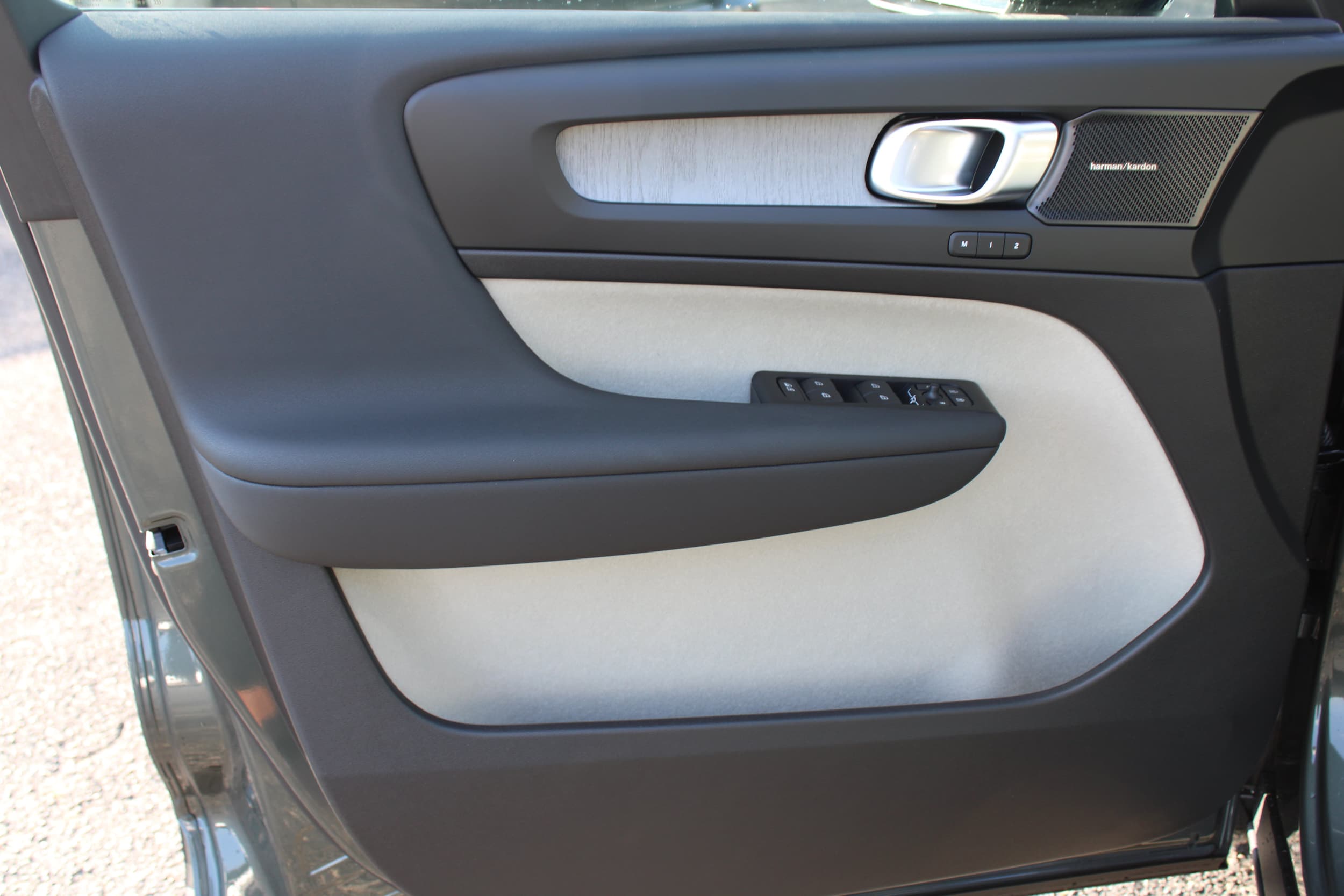 2026 Volvo XC40 Ultra - Photo 15