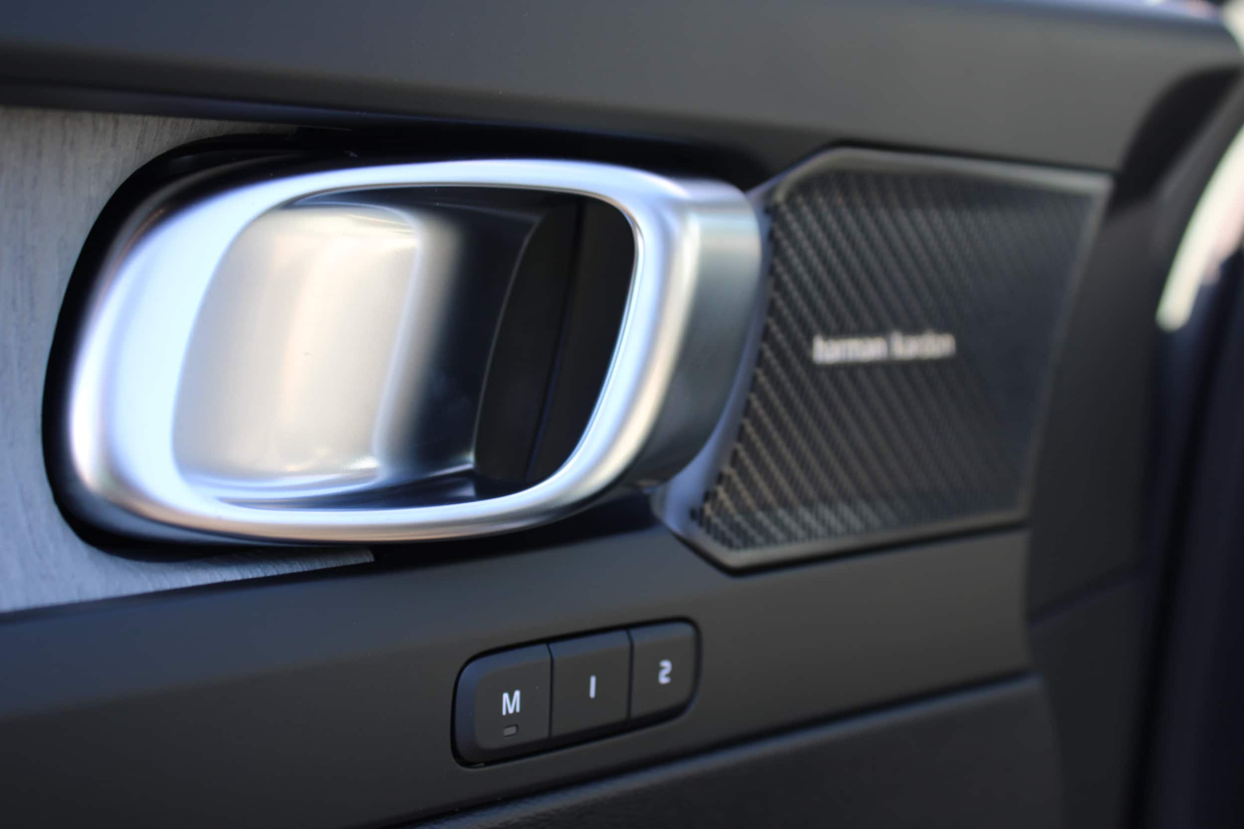 2026 Volvo XC40 Ultra - Photo 17