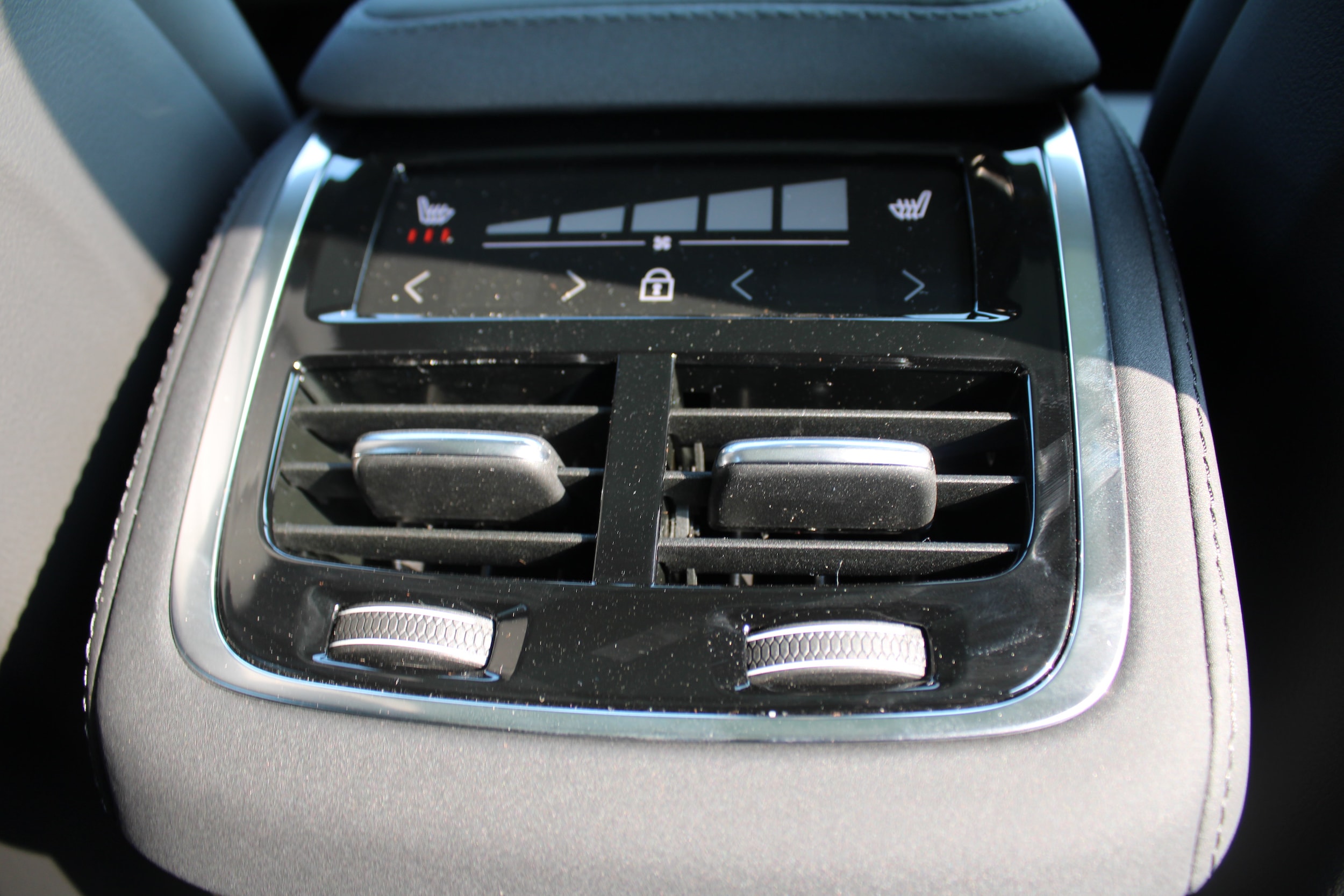2026 Volvo XC90 Plus - Photo 35
