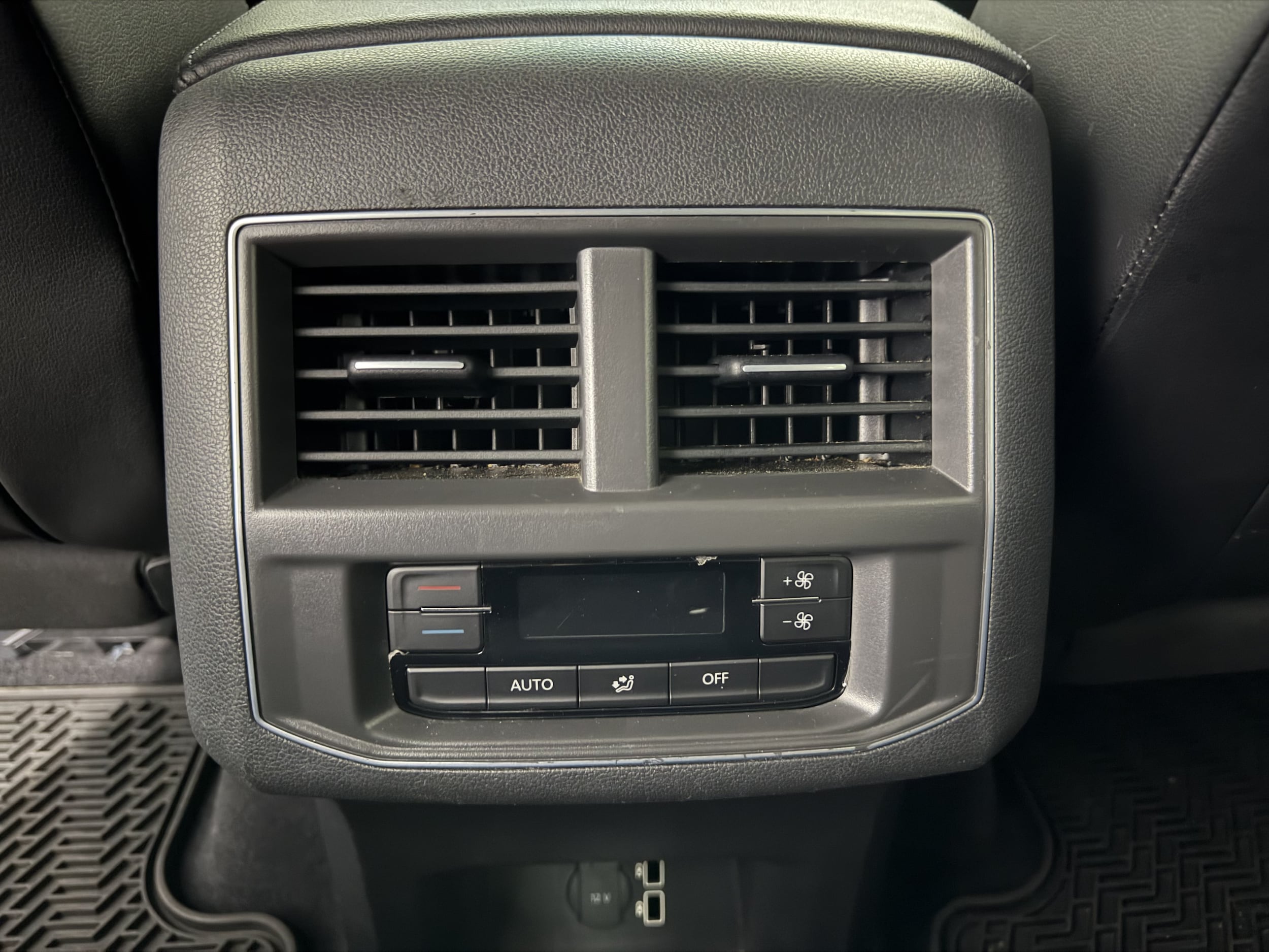 2018 Volkswagen Atlas SE w/Tech - Photo 30