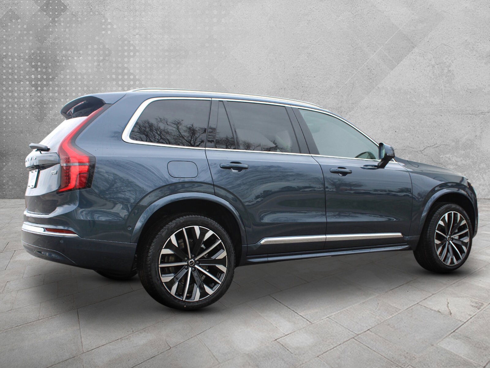 2025 Volvo XC90 B5 Plus photo 2