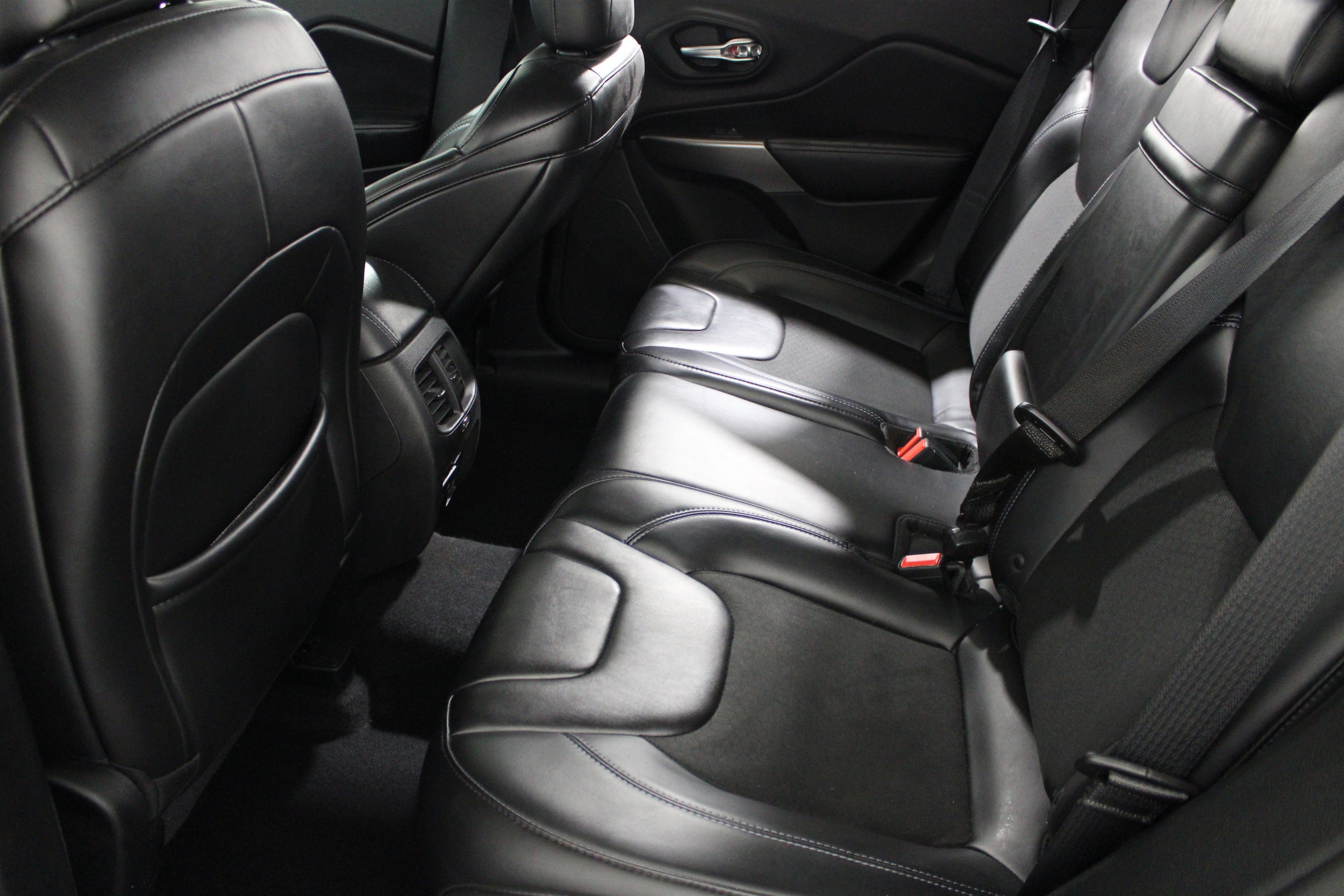 2019 Jeep Cherokee Latitude Plus - Photo 21