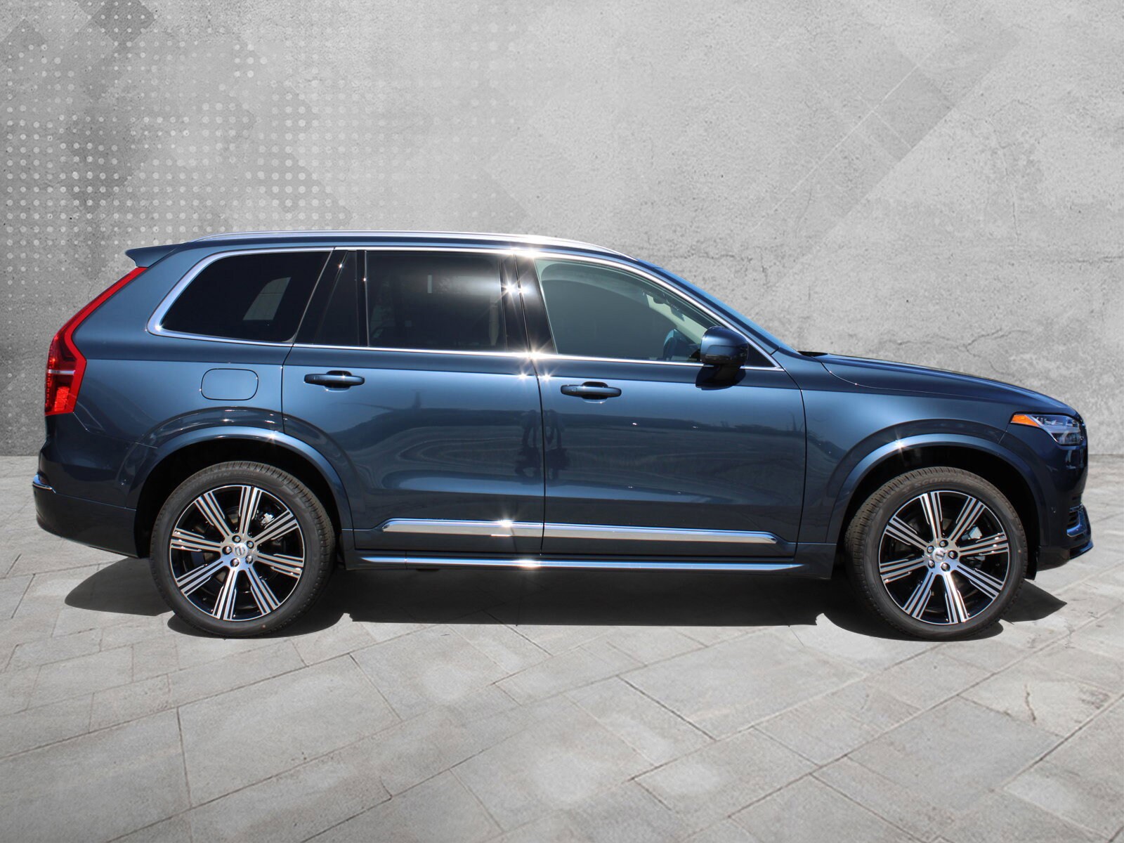2025 Volvo XC90 T8 Plus photo 2