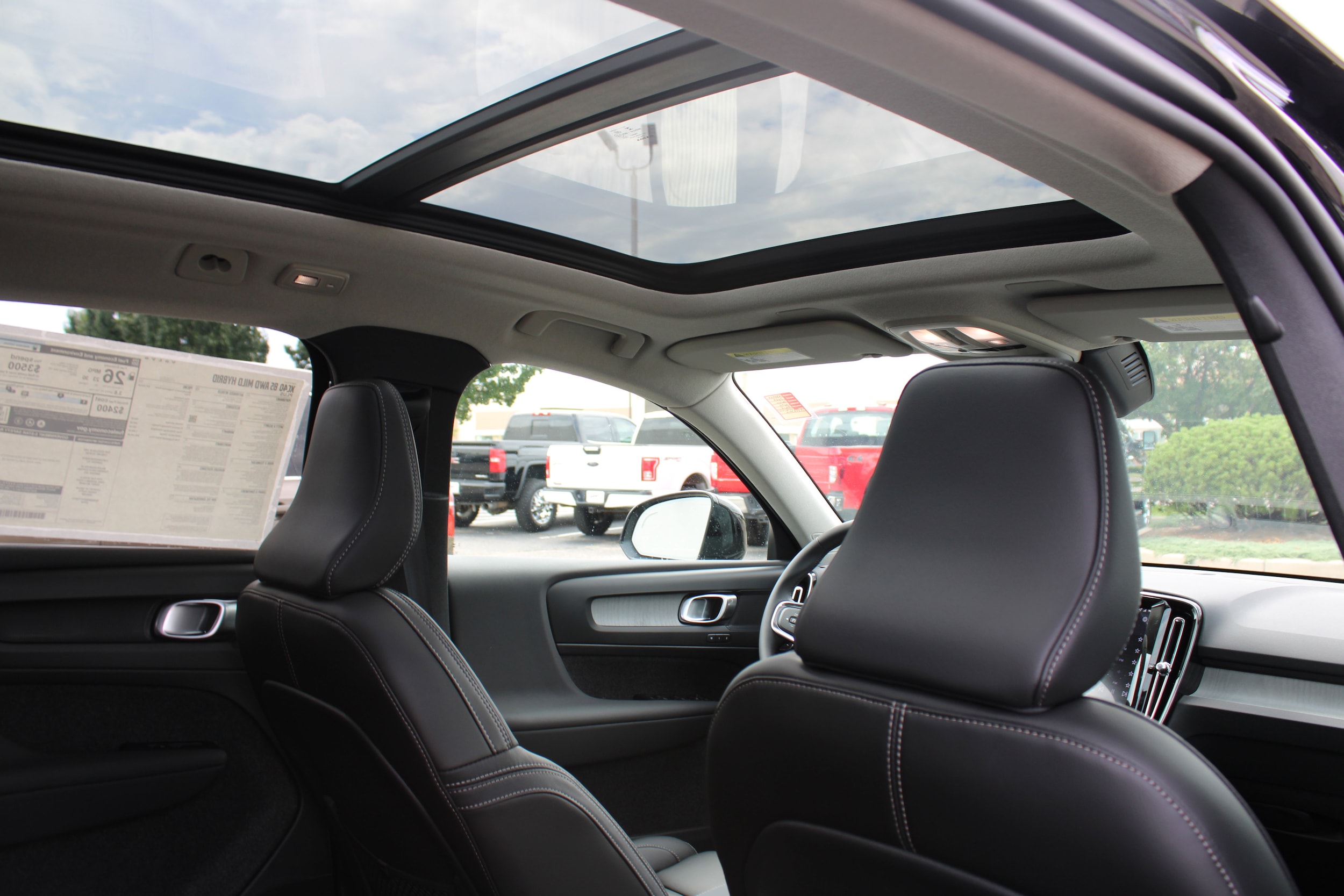 2026 Volvo XC40 Plus - Photo 39
