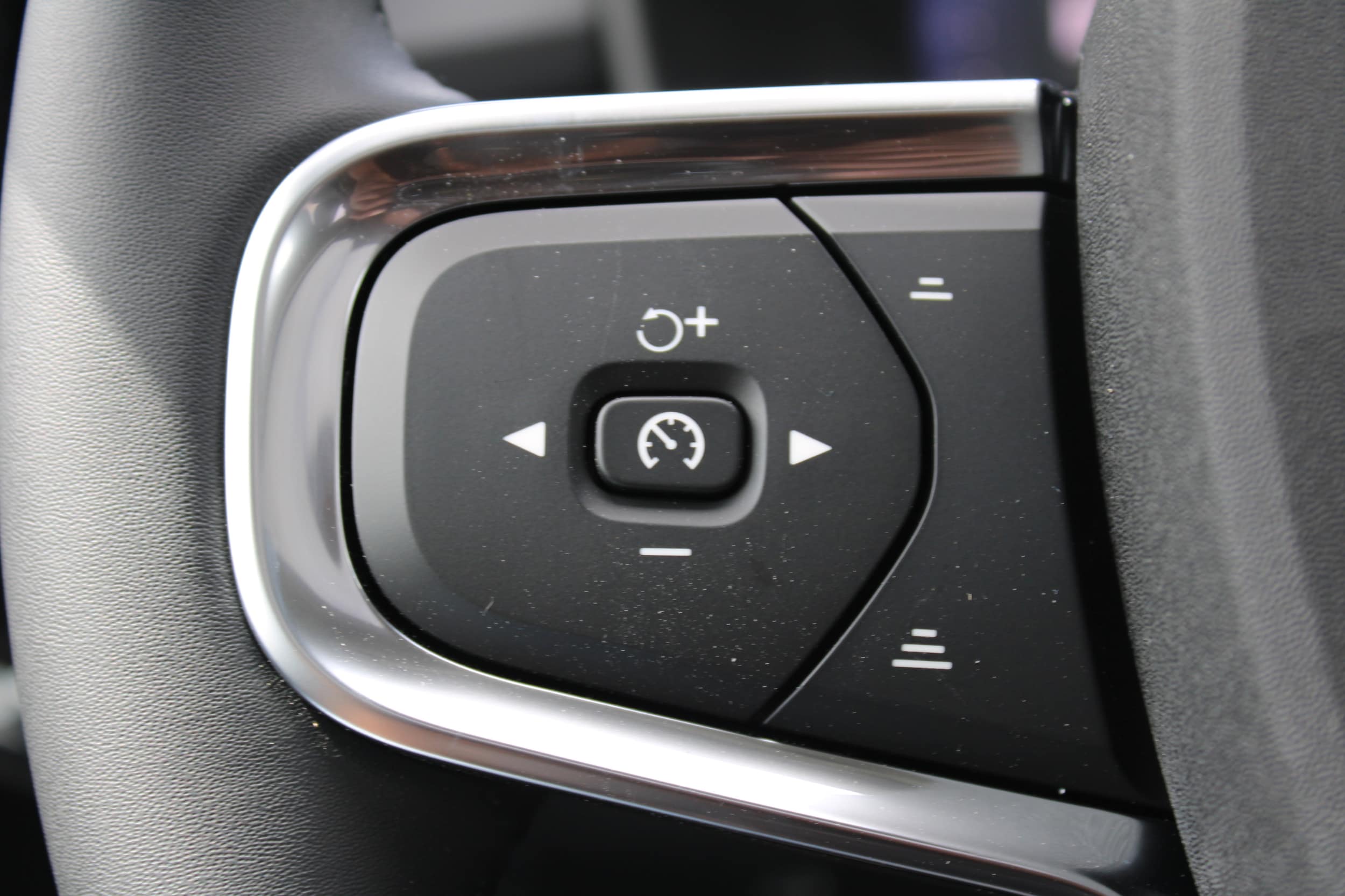 2026 Volvo XC40 Plus - Photo 20