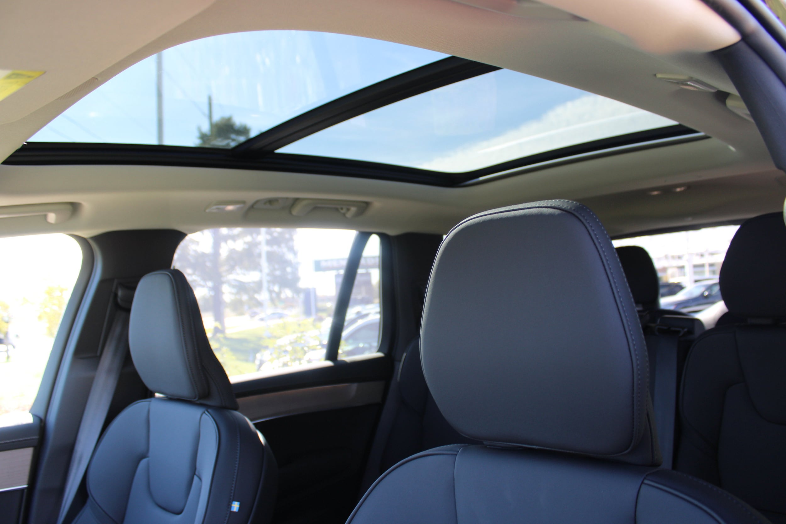 2026 Volvo XC90 Plus - Photo 28
