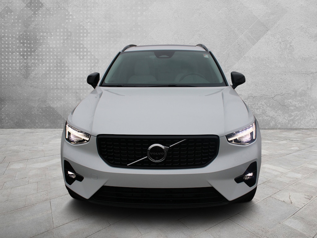 New 2026 Volvo XC40 B5 Ultra SUV
