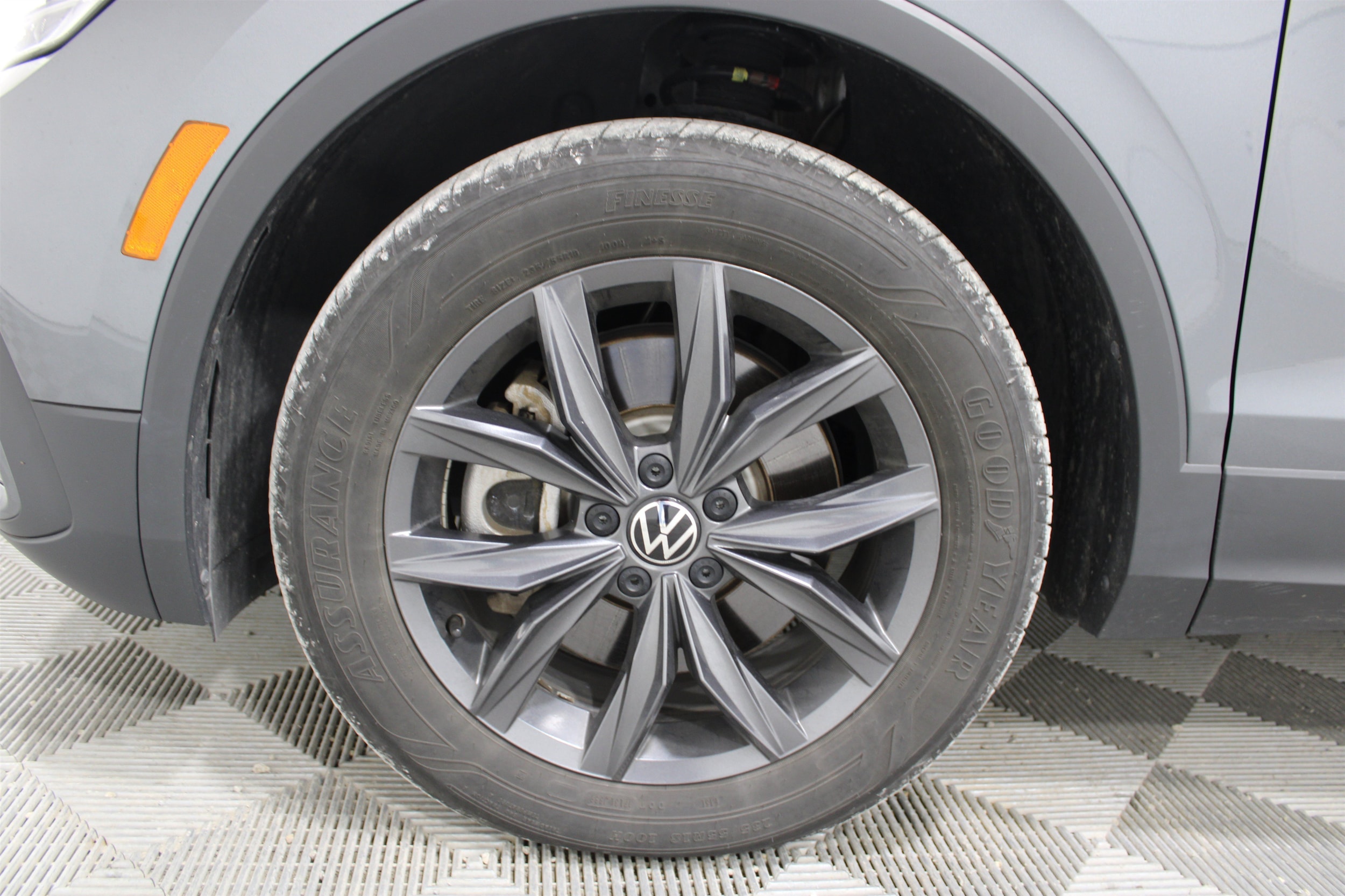 2024 Volkswagen Tiguan SE - Photo 33