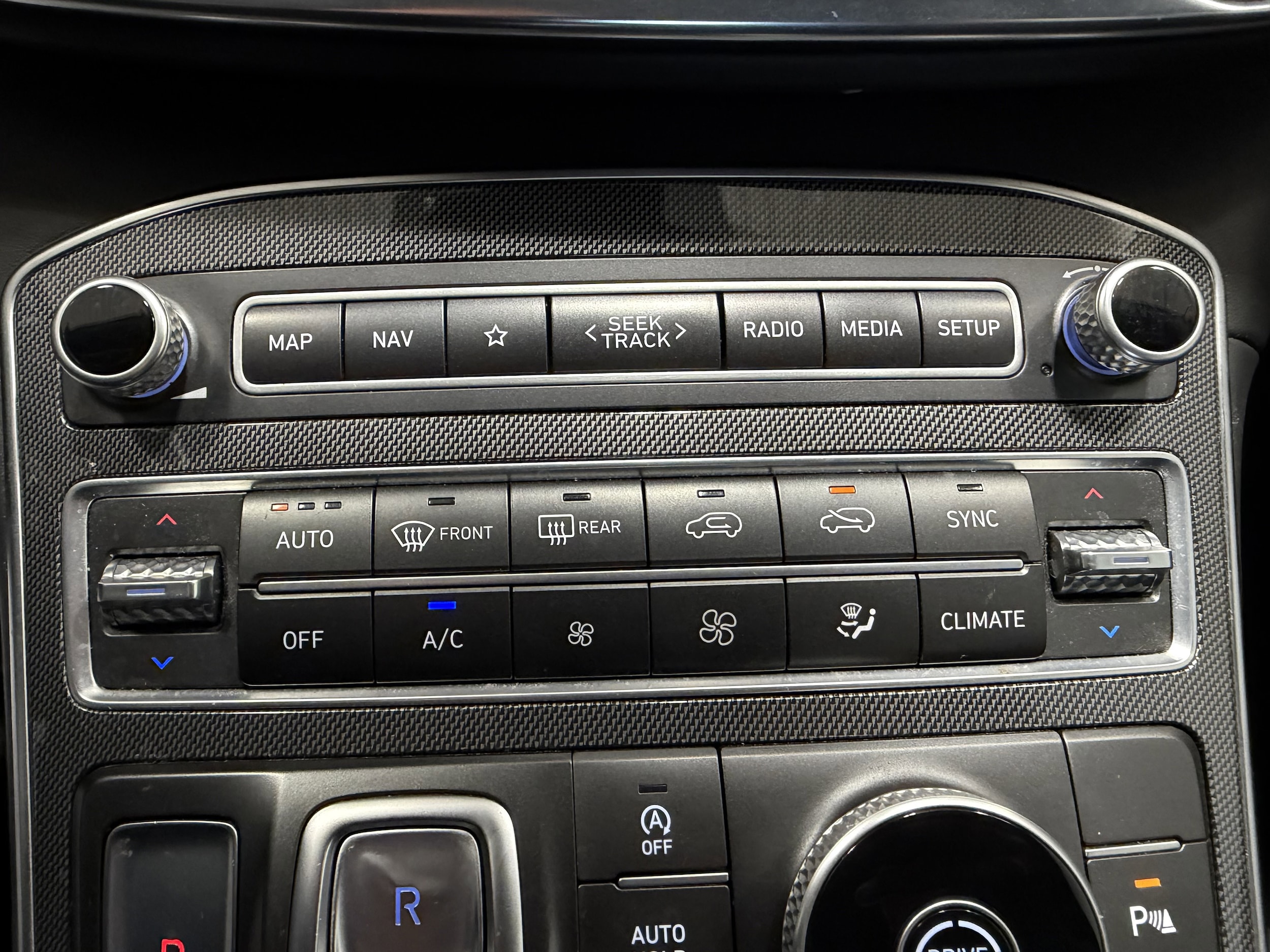 2022 Hyundai Santa Fe Limited - Photo 19