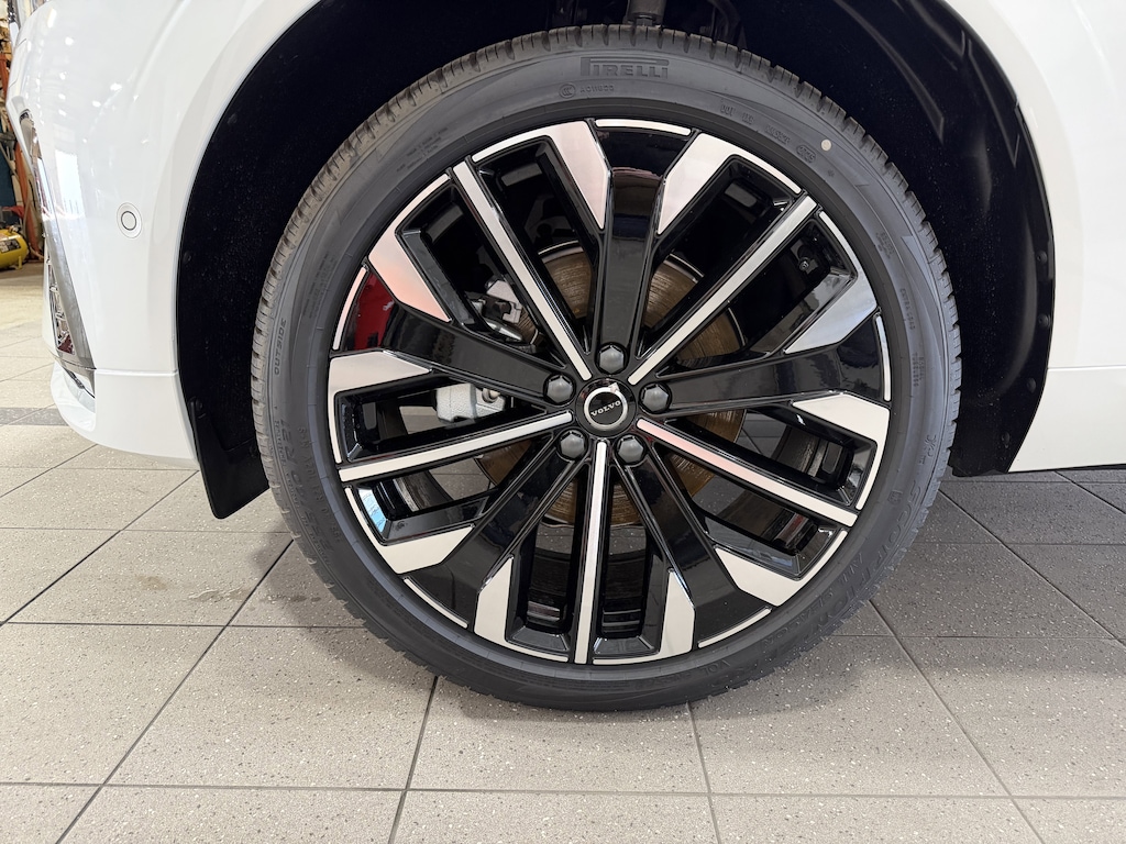 New 2026 Volvo XC60 B5 Ultra SUV