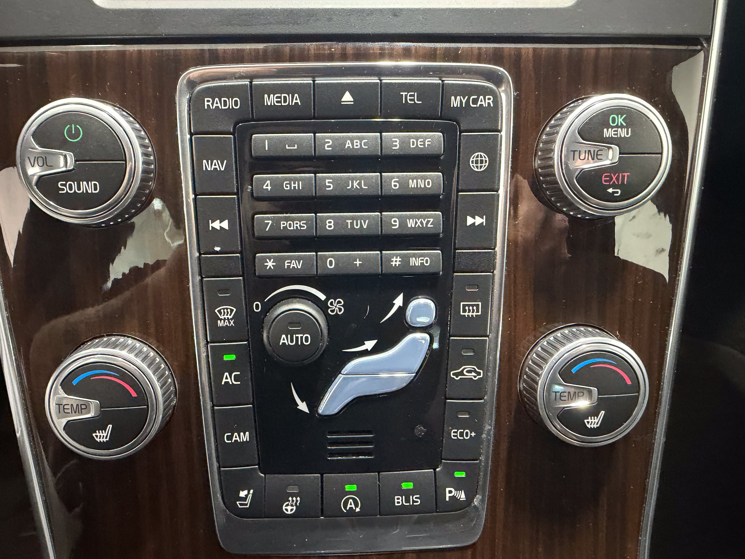 2017 Volvo V60 Premier - Photo 18