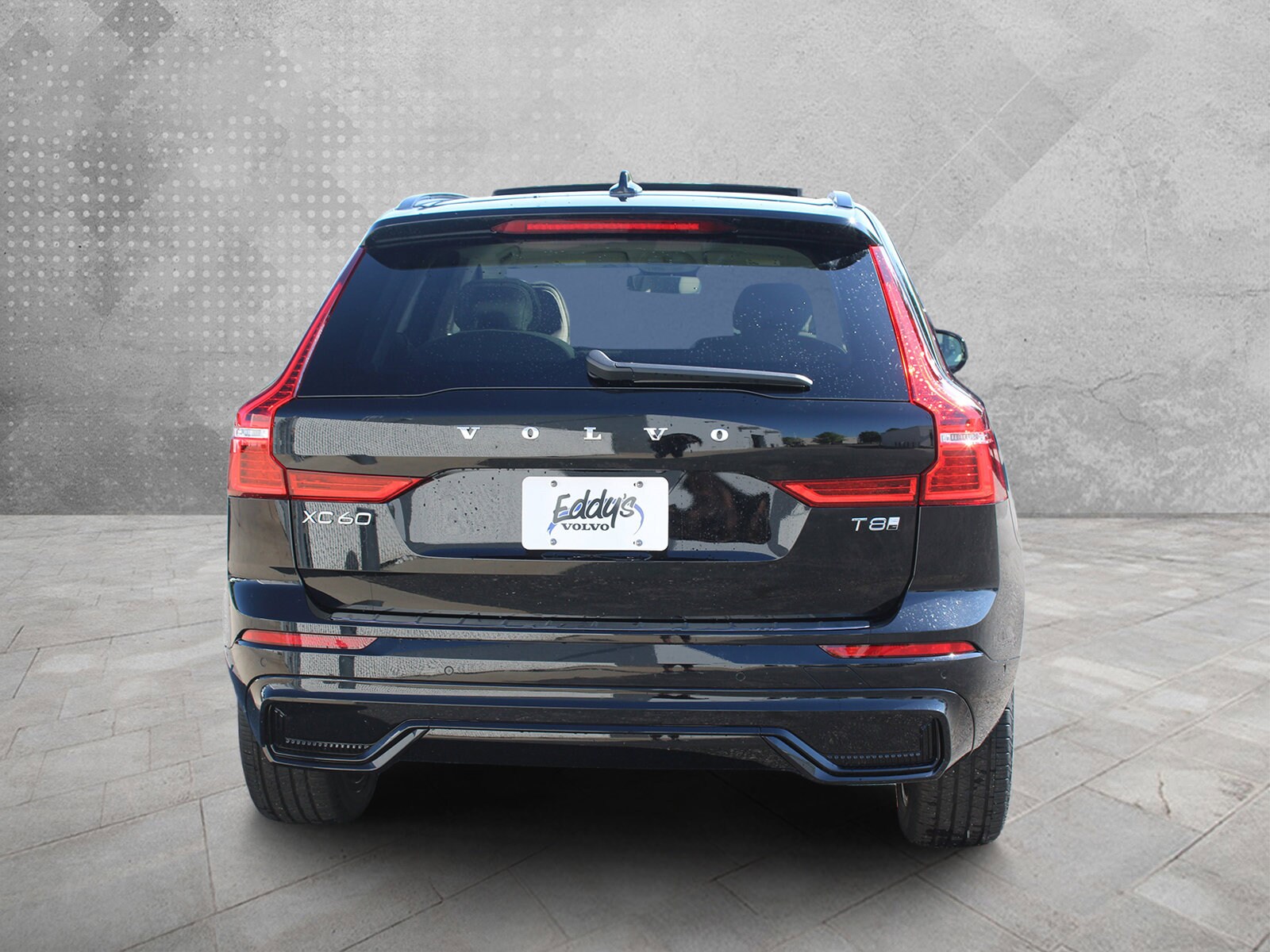2025 Volvo XC60 T8 Plus photo 4