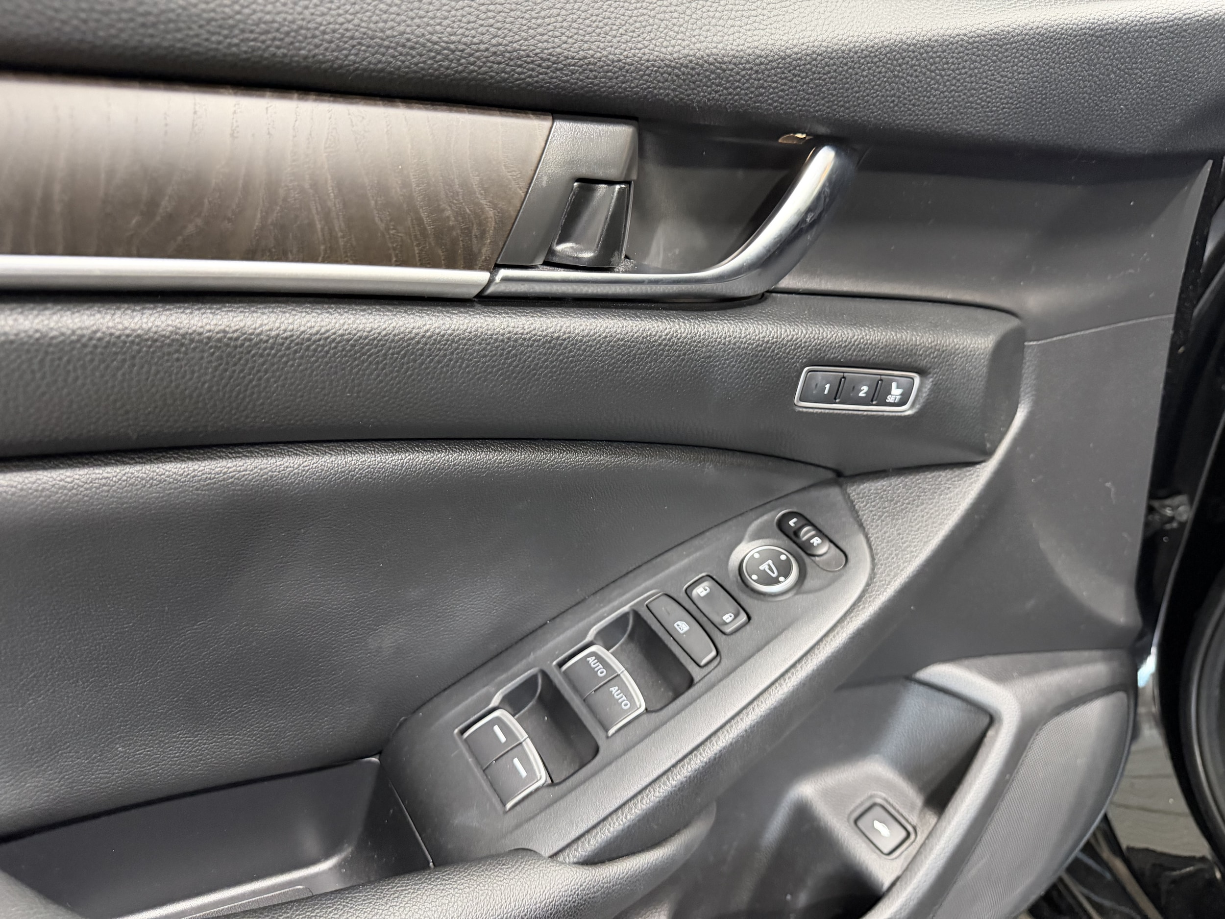2021 Honda Accord Touring - Photo 12
