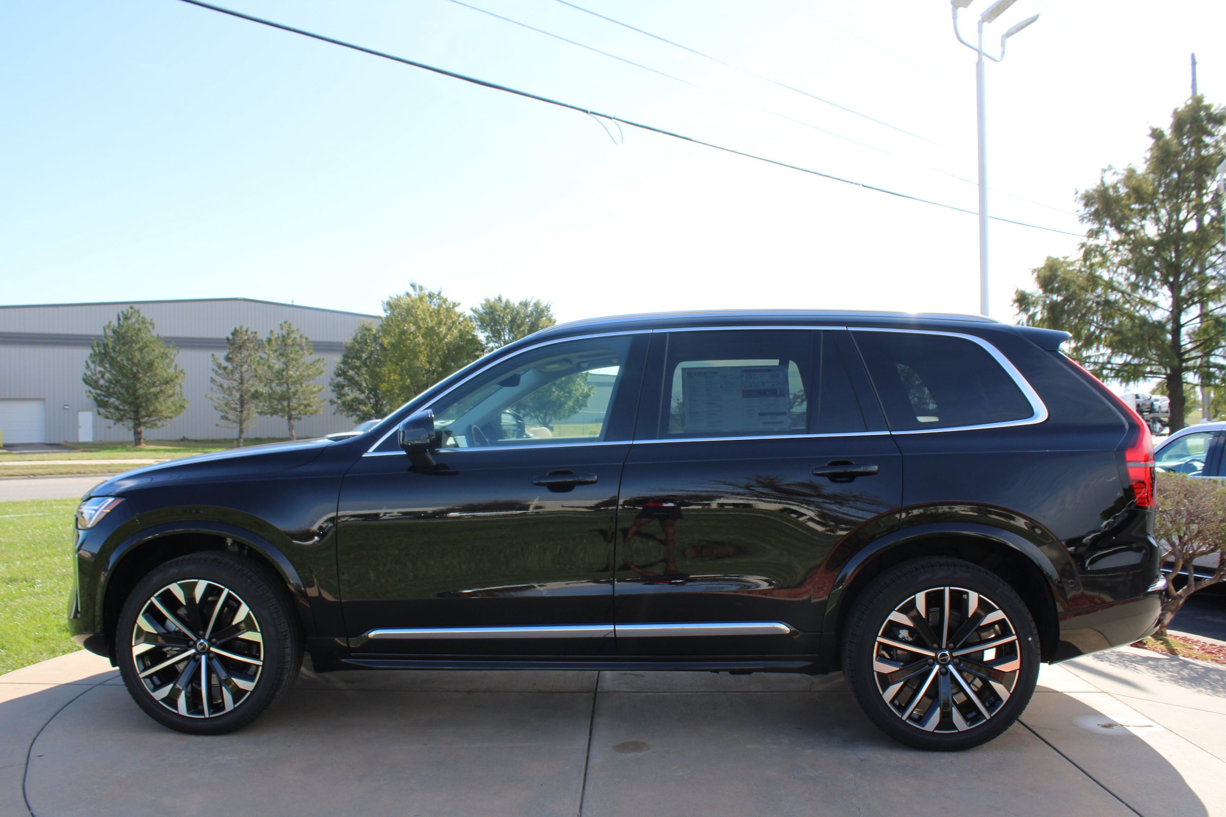 2026 Volvo XC90 Plus - Photo 9