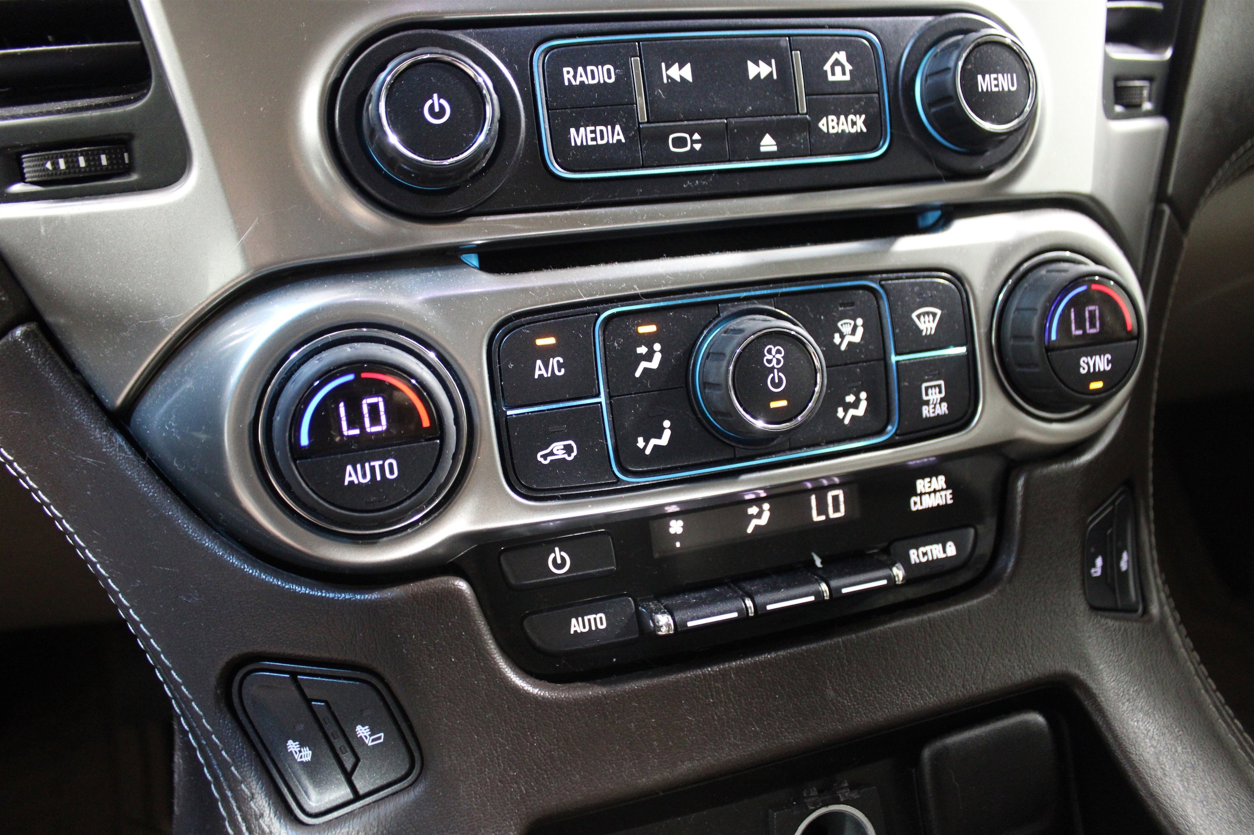 2019 Chevrolet Tahoe LT - Photo 16