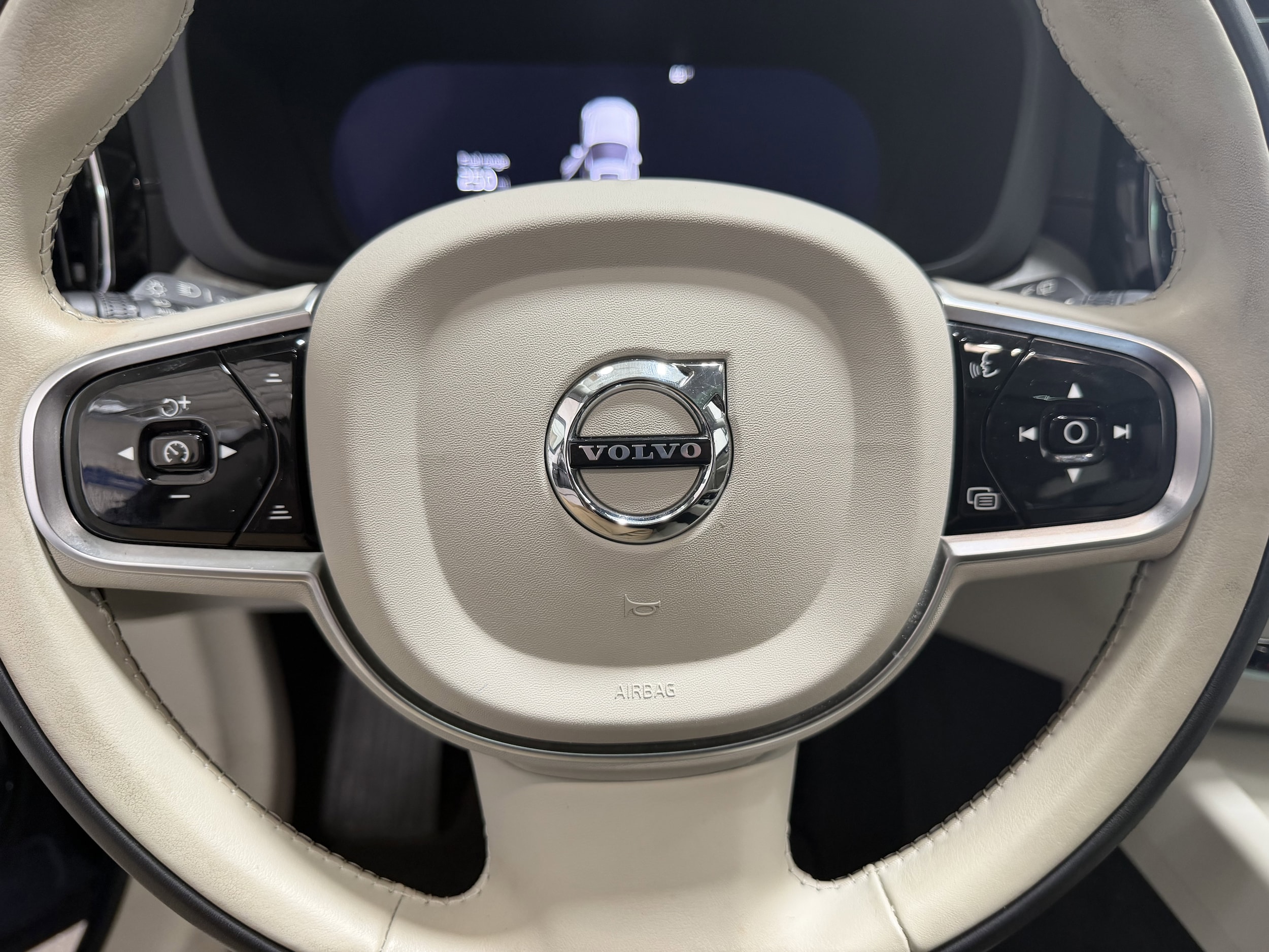2023 Volvo XC60 Ultimate - Photo 11
