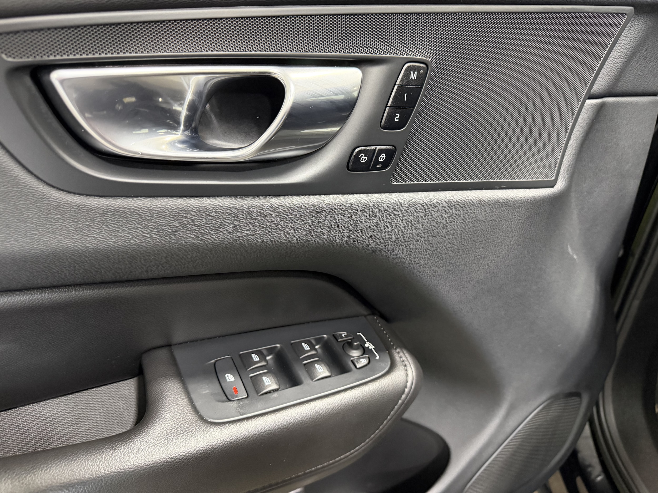 2023 Volvo XC60 Ultimate - Photo 11