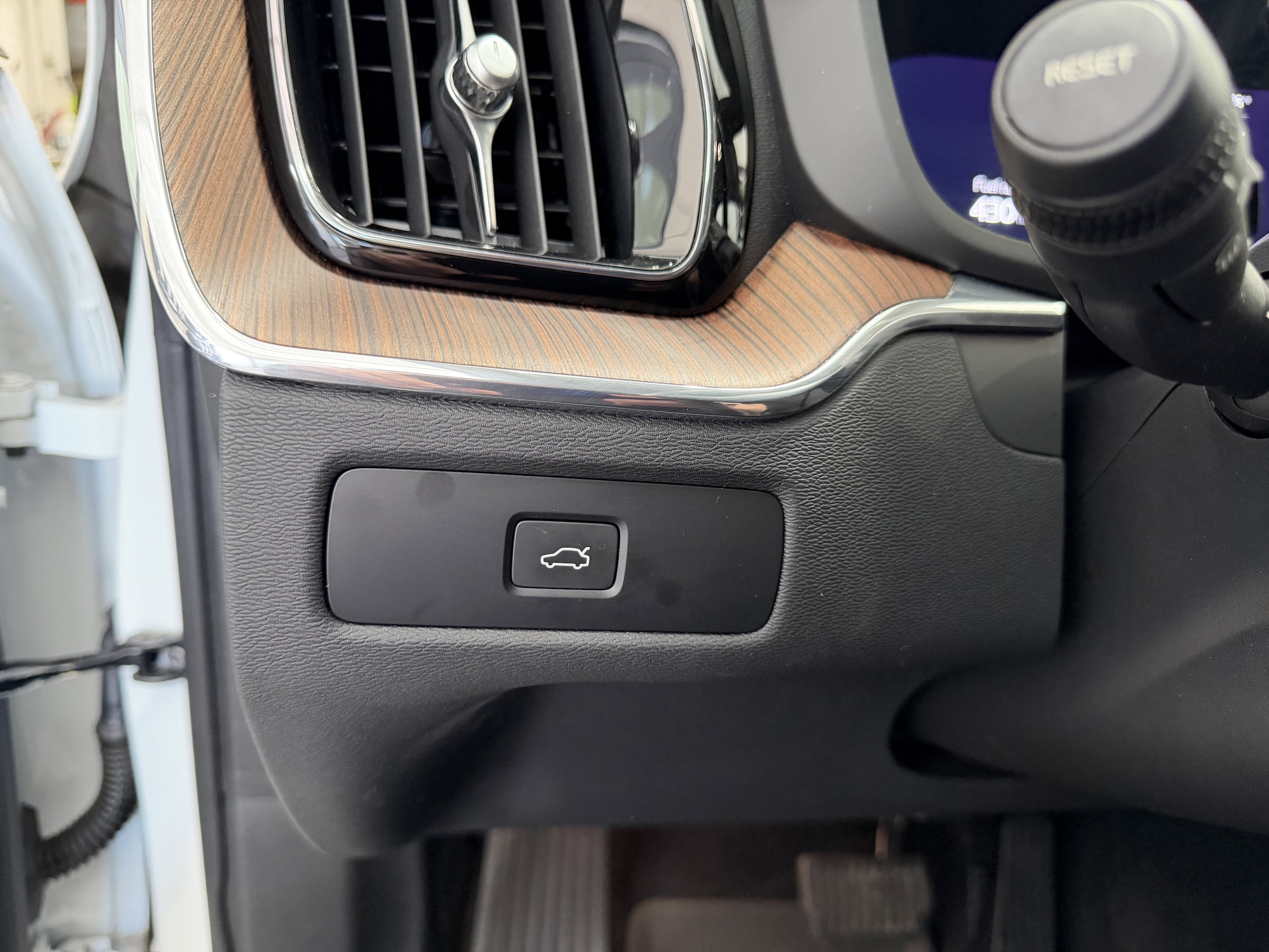 2023 Volvo XC60 Plus - Photo 12