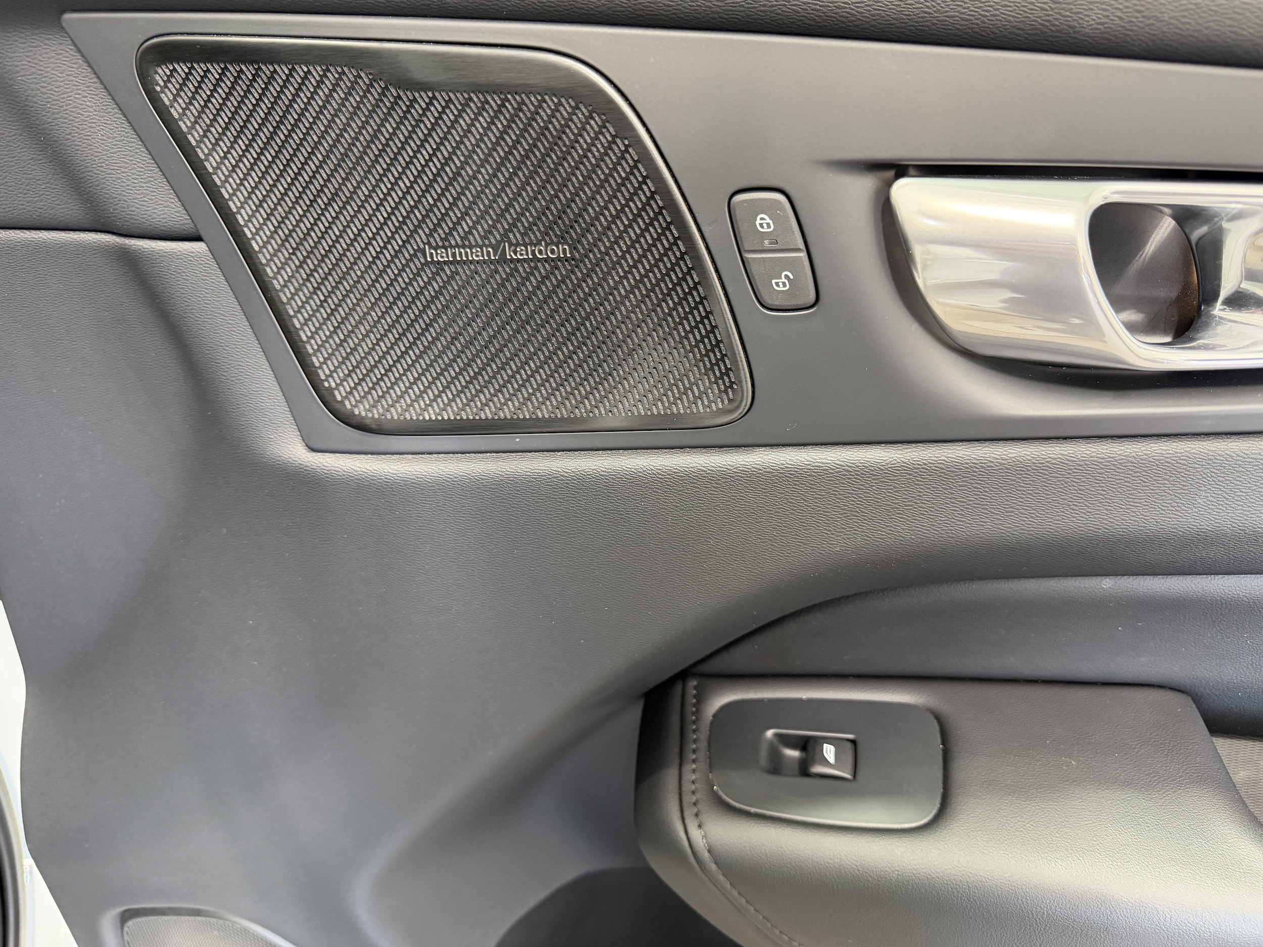 2023 Volvo XC60 Plus - Photo 24