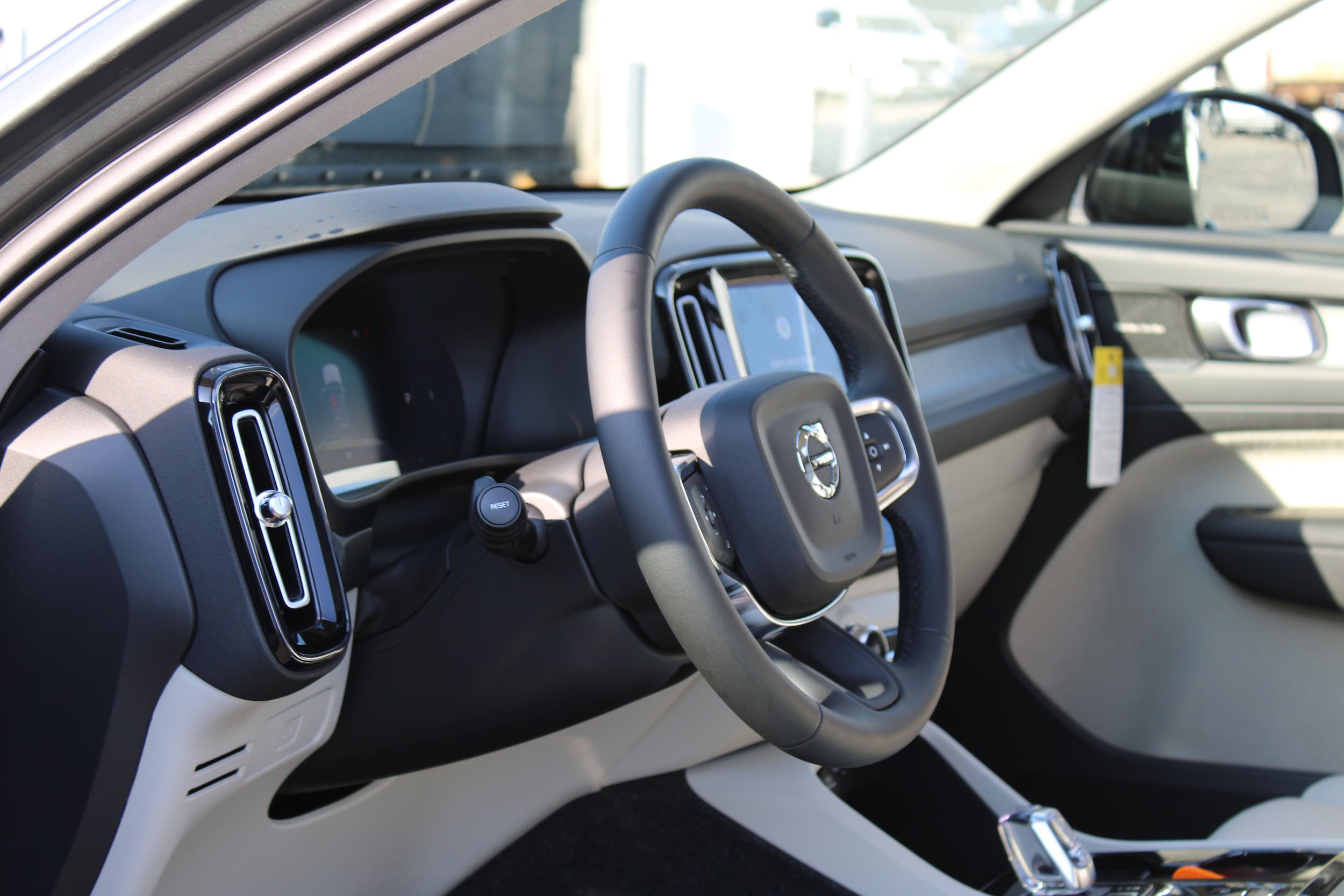 2026 Volvo XC40 Ultra - Photo 10
