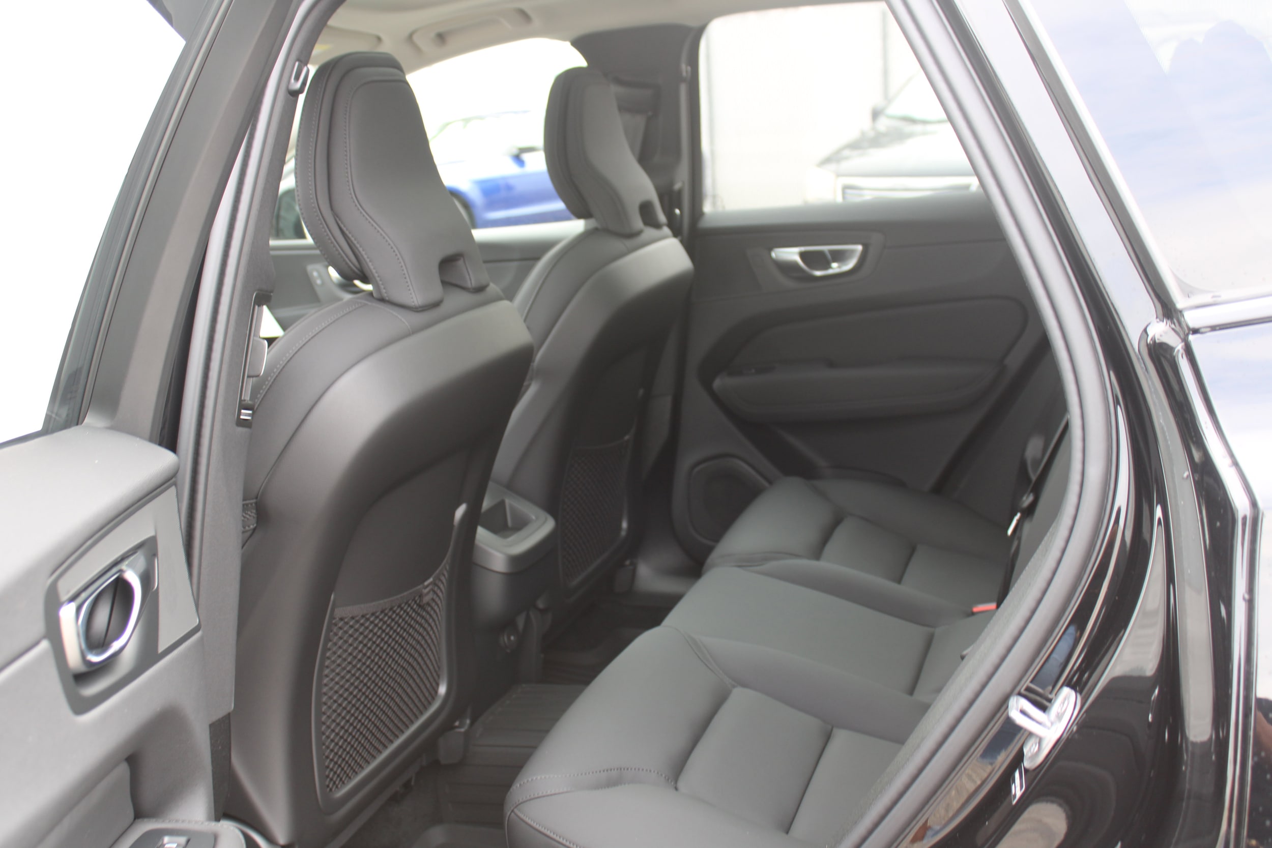 2026 Volvo XC60 Plus - Photo 38