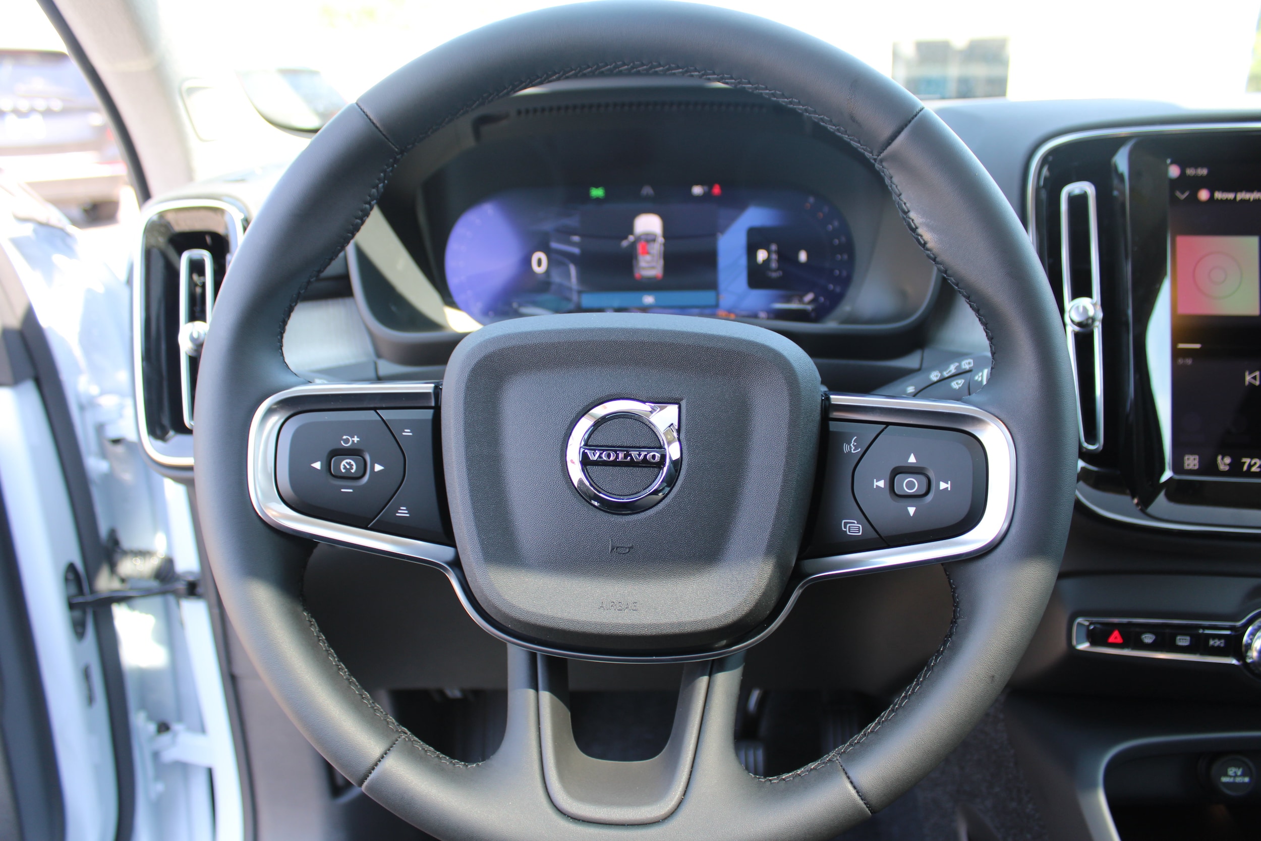 2026 Volvo XC40 Plus - Photo 12