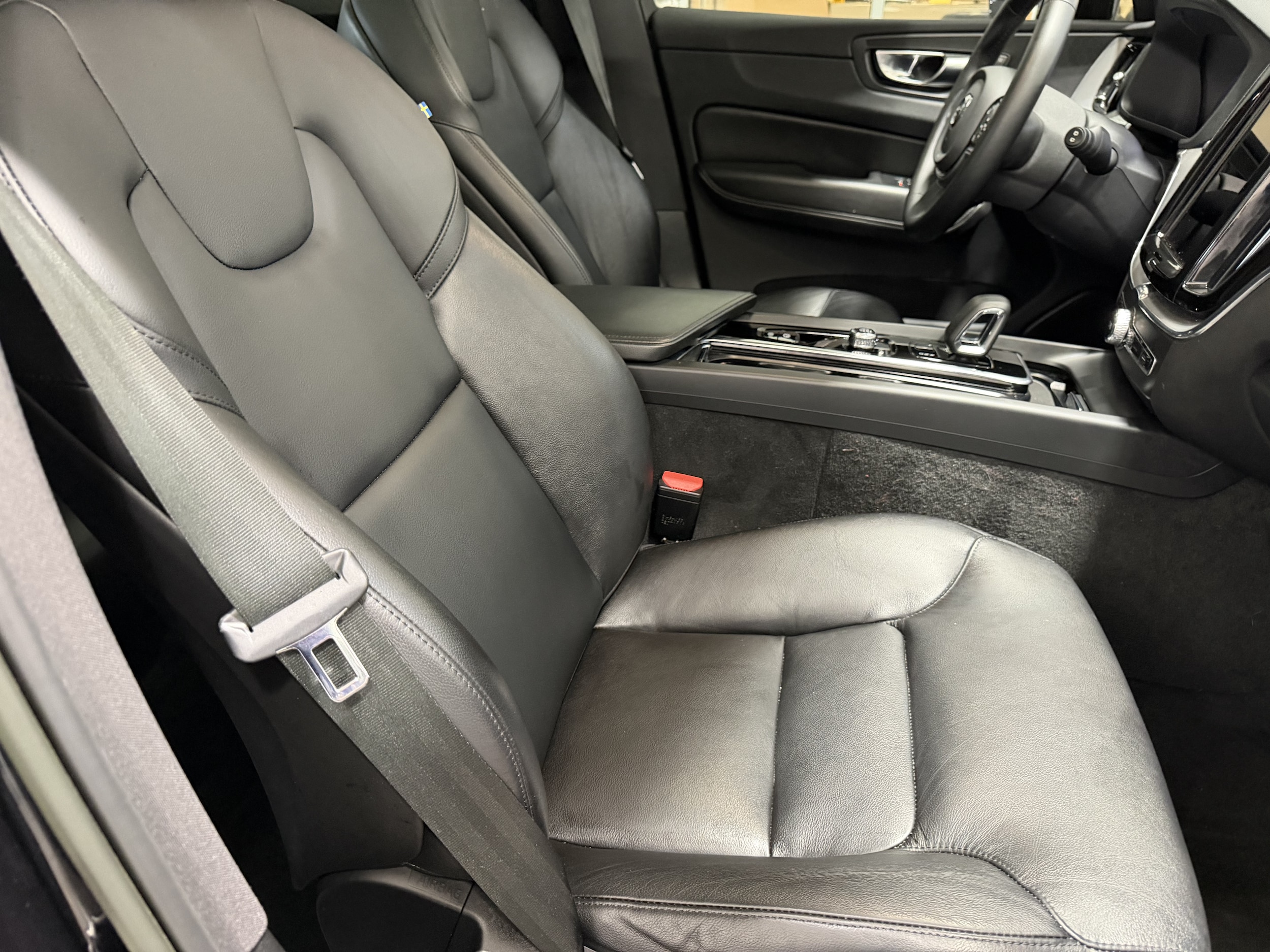 2023 Volvo XC60 Ultimate - Photo 22