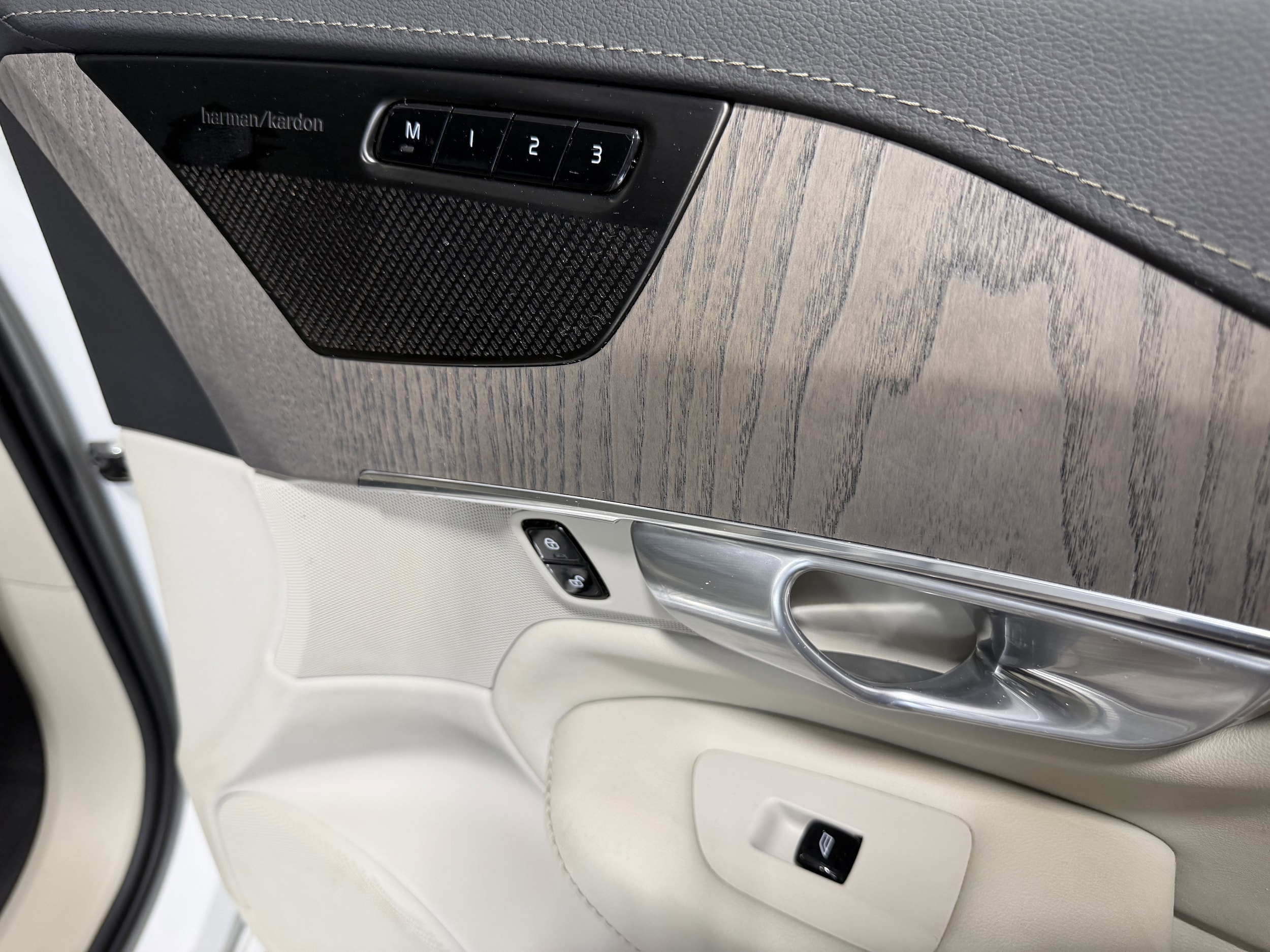 2023 Volvo XC90 Ultimate - Photo 25