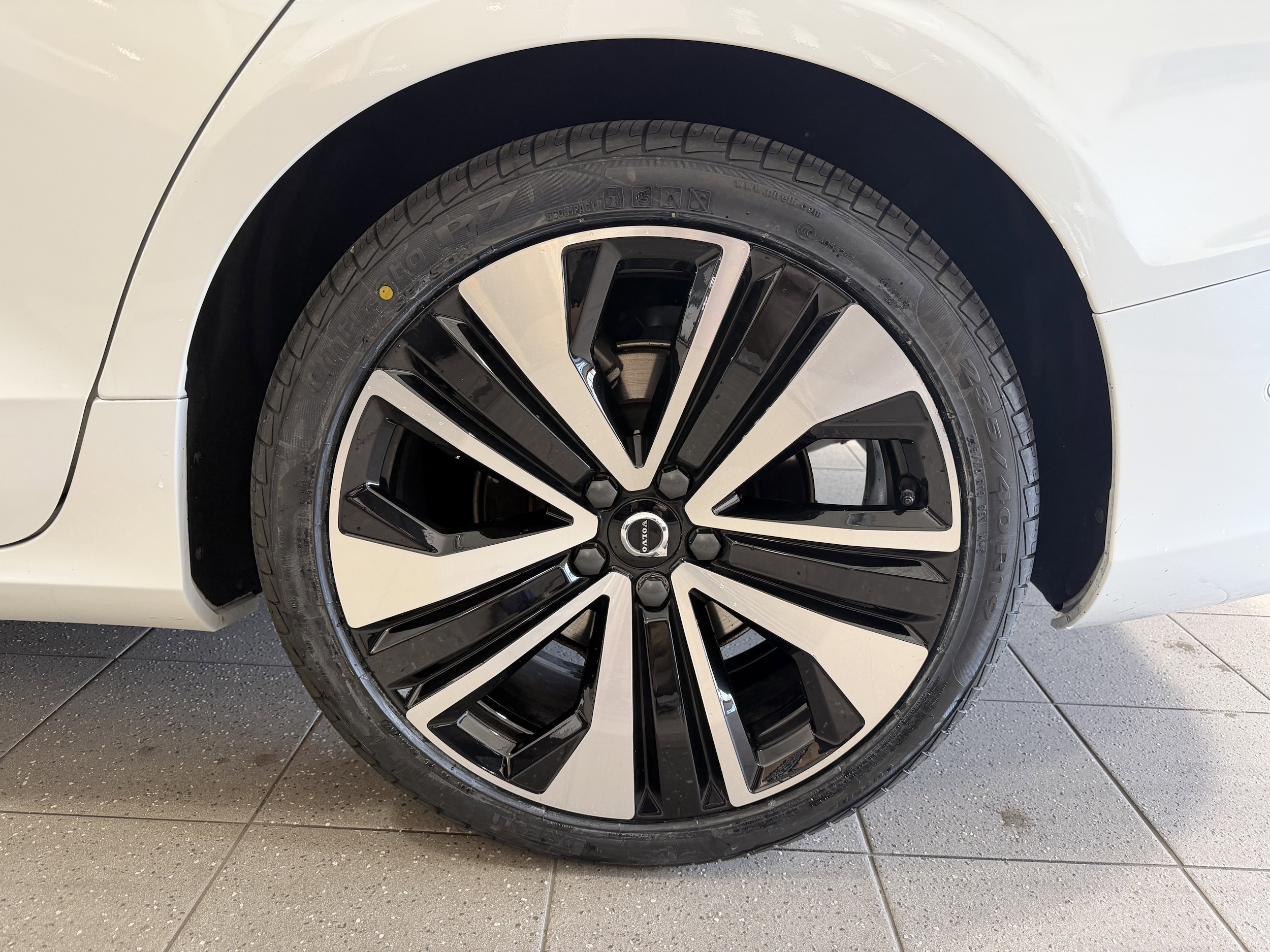 2023 Volvo S60 Ultimate - Photo 7