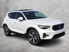 2025 Volvo XC40 B5 Plus Bright Theme AWD SUV