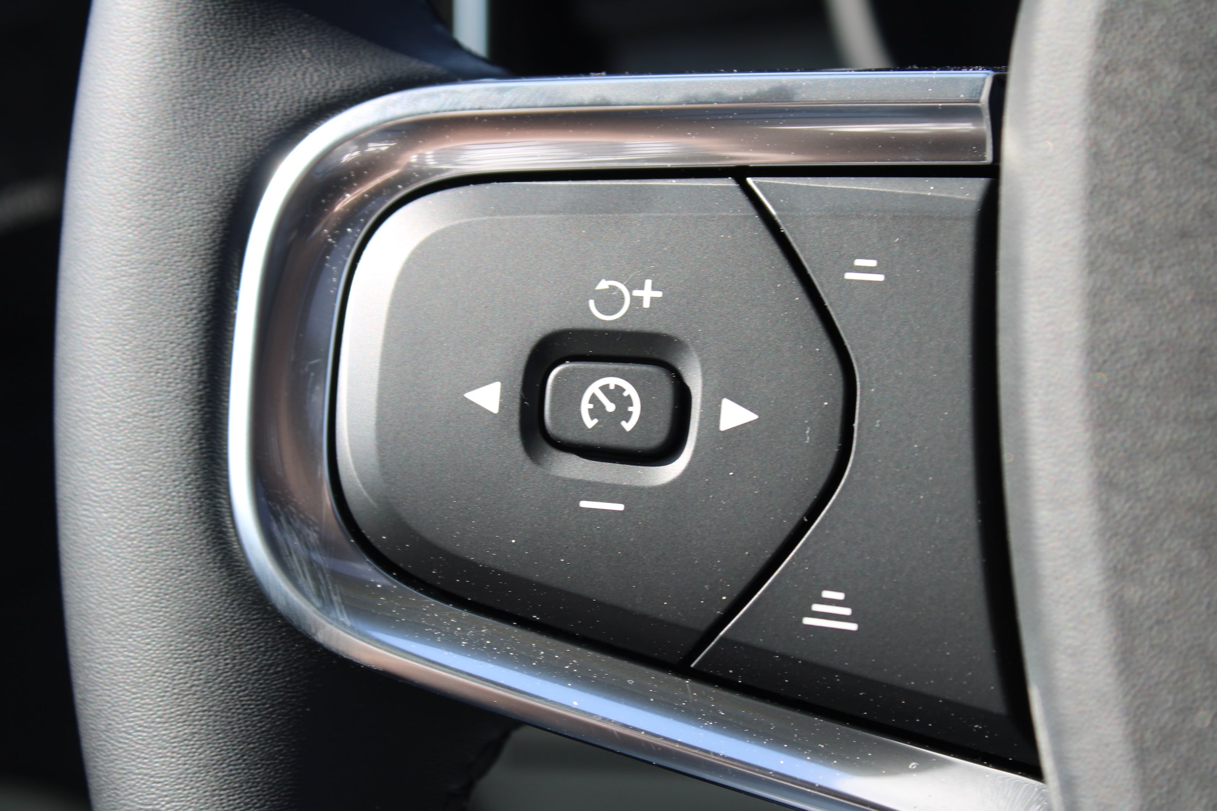 2026 Volvo XC40 Ultra - Photo 20