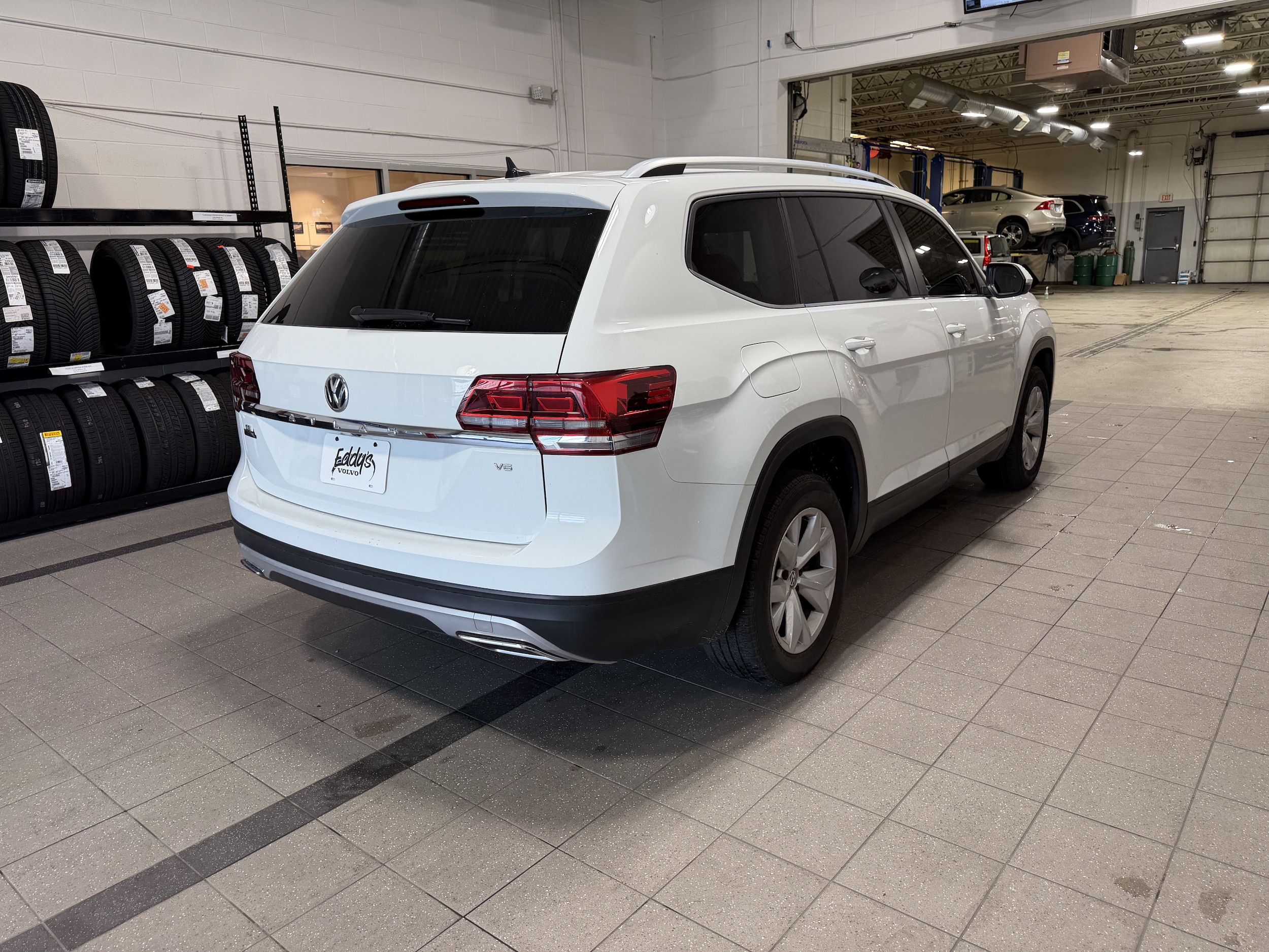 2018 Volkswagen Atlas SE w/Tech - Photo 9