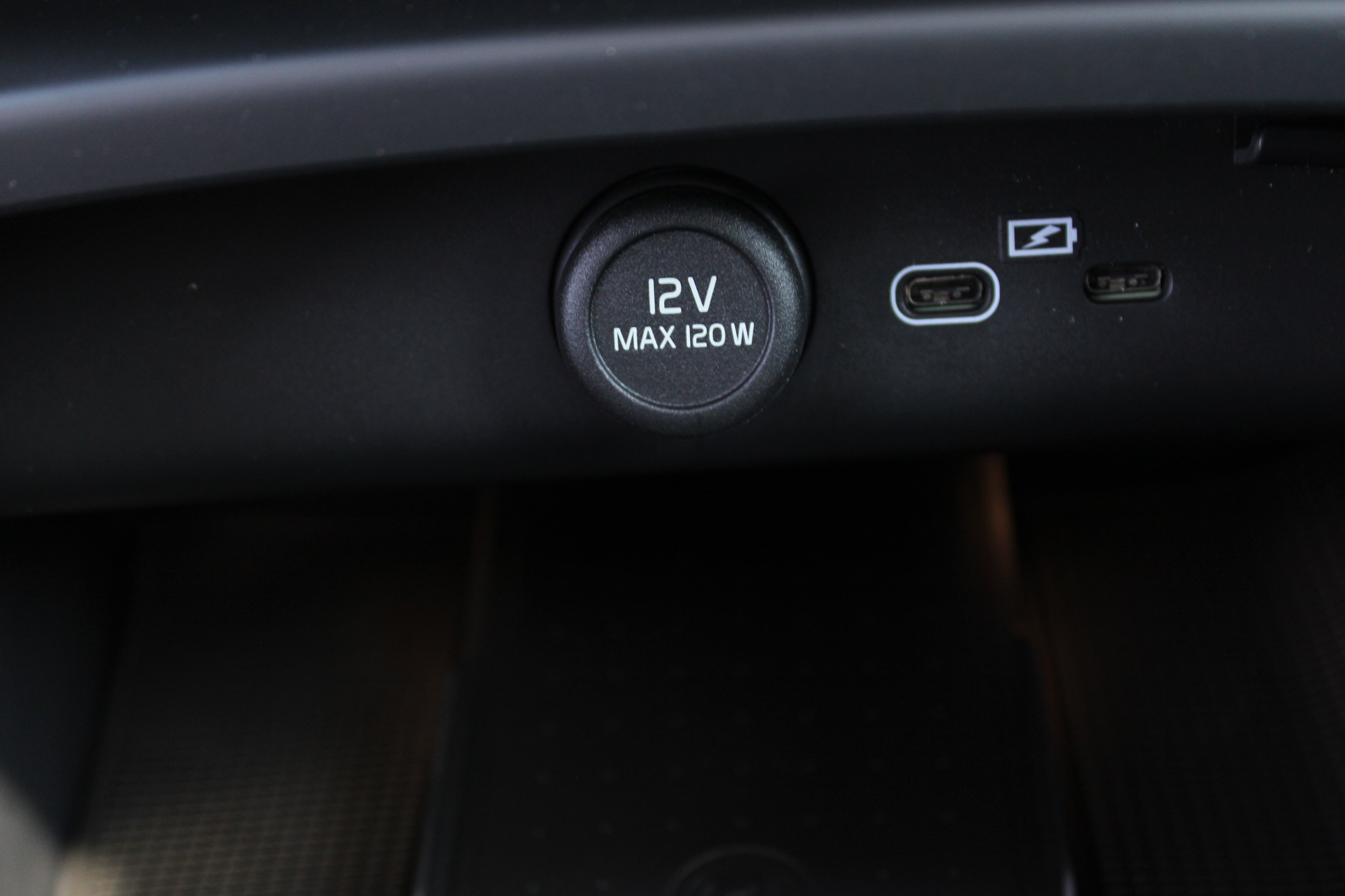 2026 Volvo XC40 Plus - Photo 23