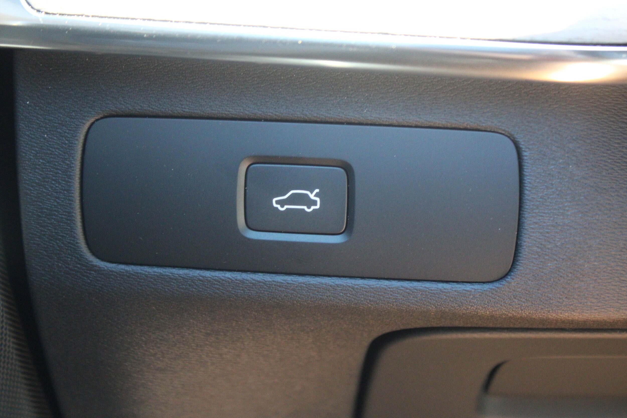 2026 Volvo XC90 Plus - Photo 13