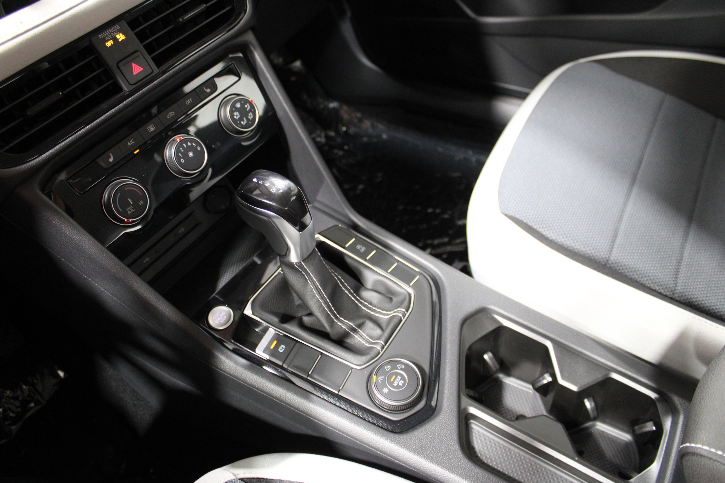 2025 Volkswagen Taos S - Photo 16