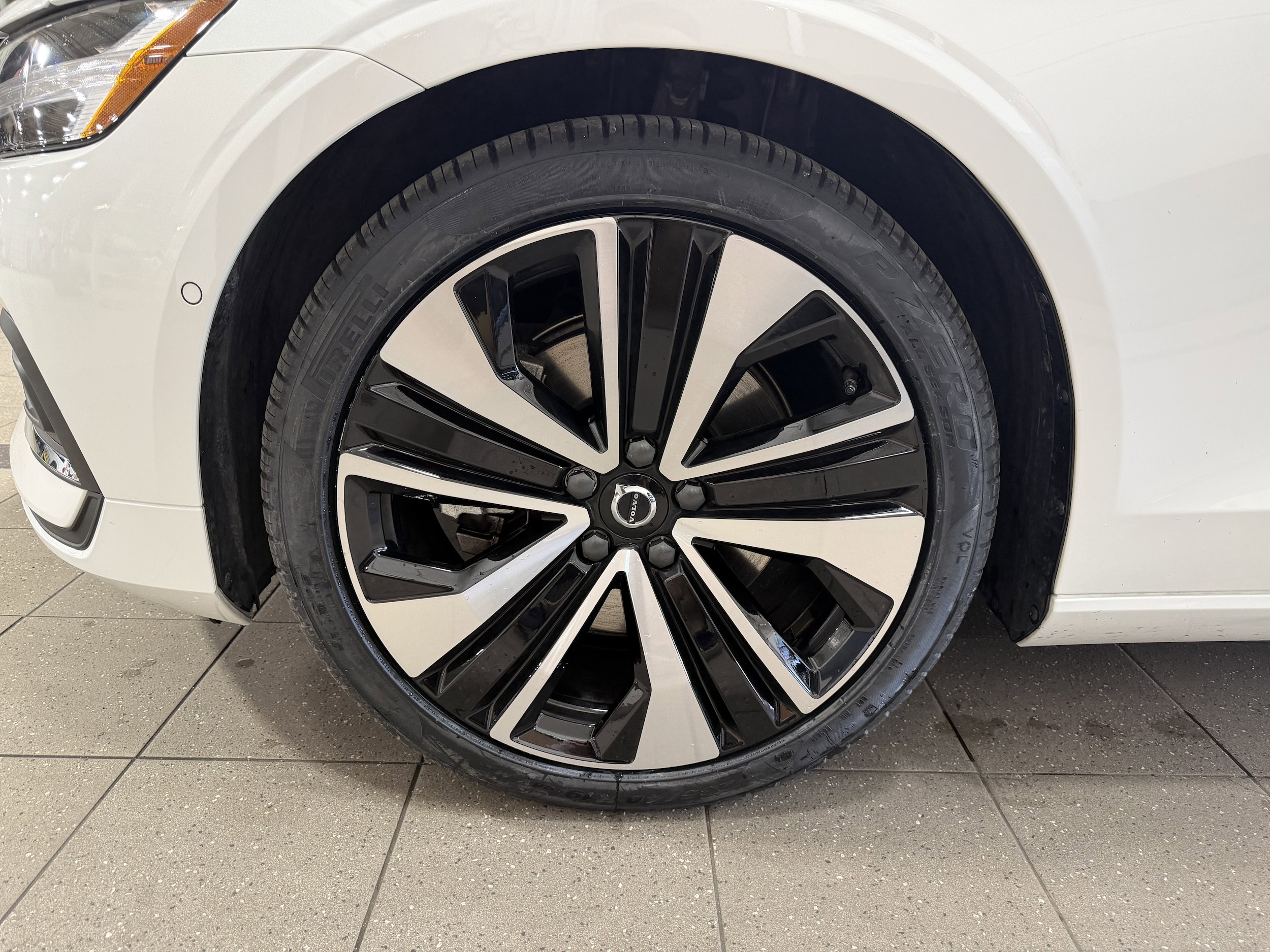 2023 Volvo S60 Ultimate - Photo 8