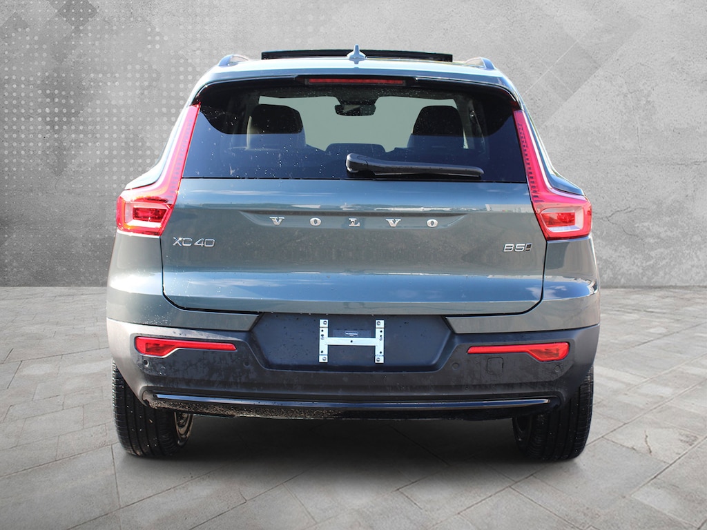 New 2026 Volvo XC40 B5 Ultra SUV
