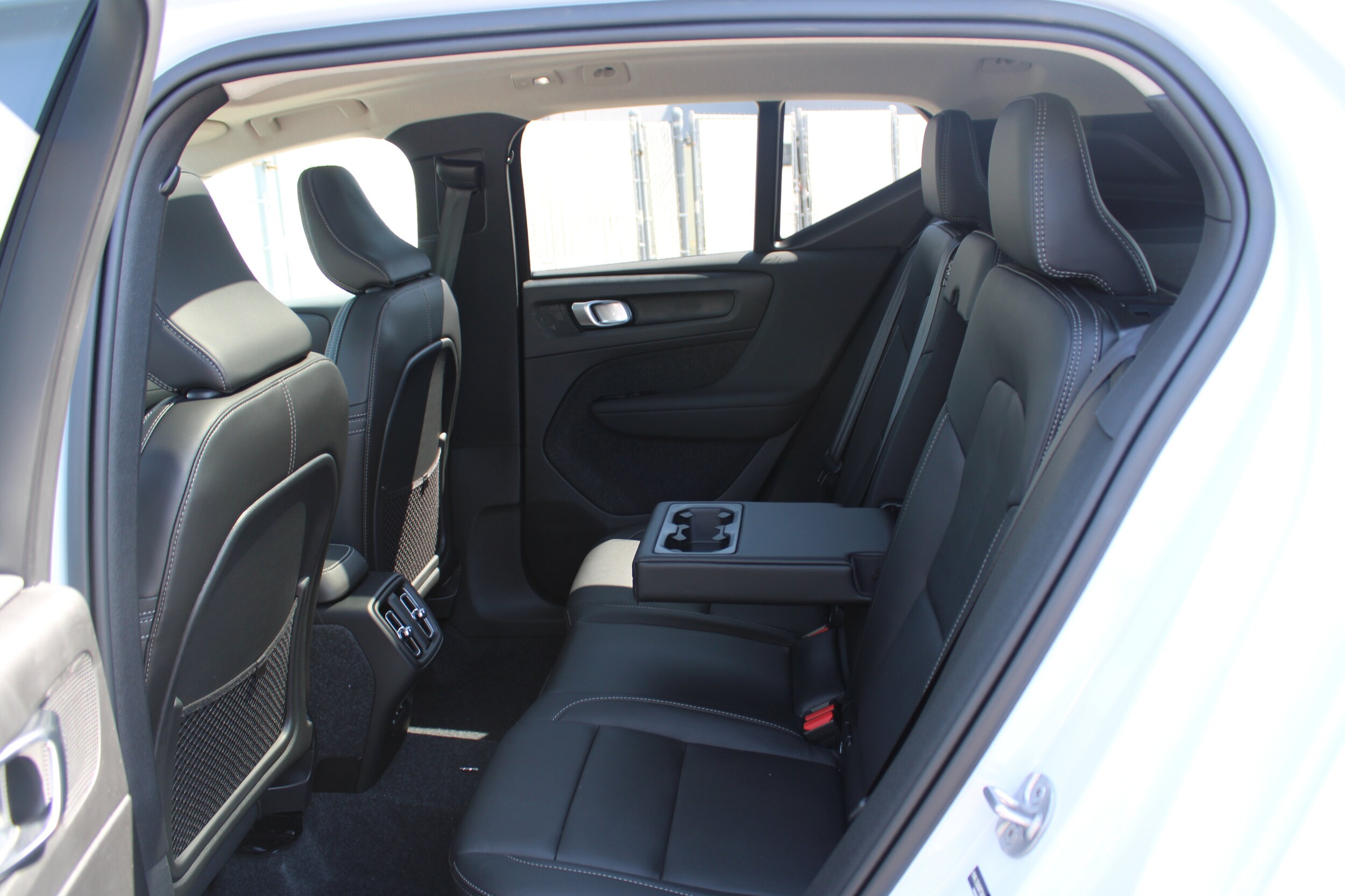 2026 Volvo XC40 Plus - Photo 30