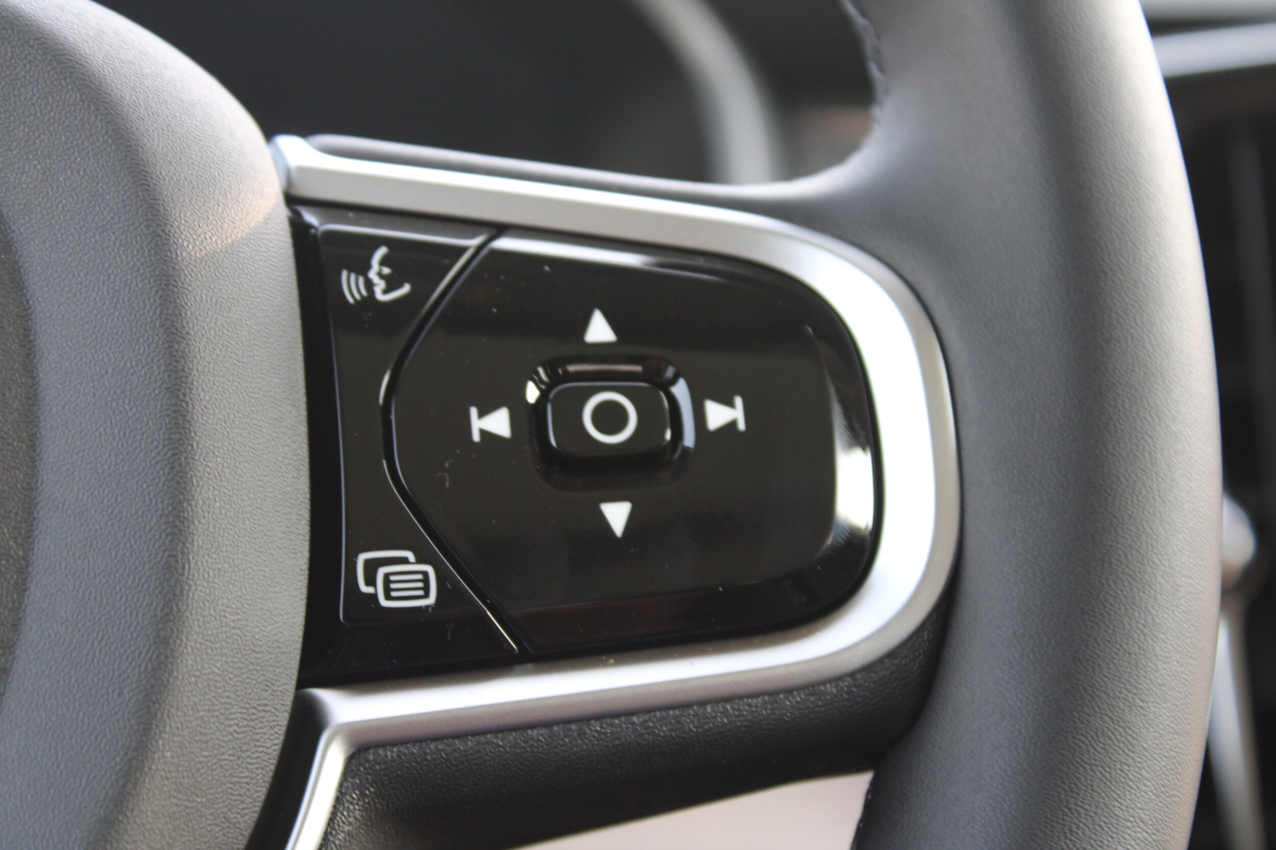 2026 Volvo XC90 Plus - Photo 13