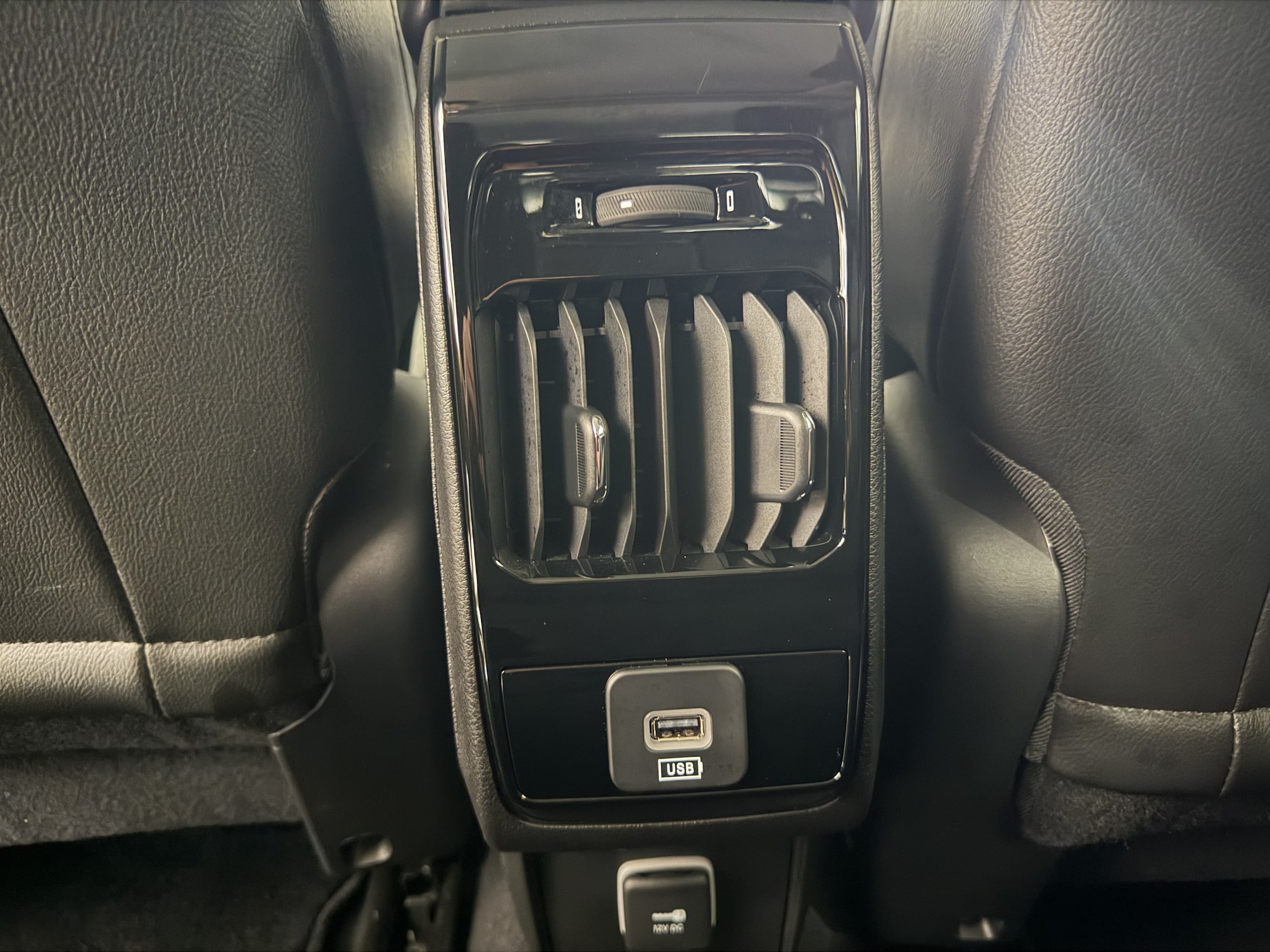 2022 Jeep Compass Latitude Lux - Photo 30