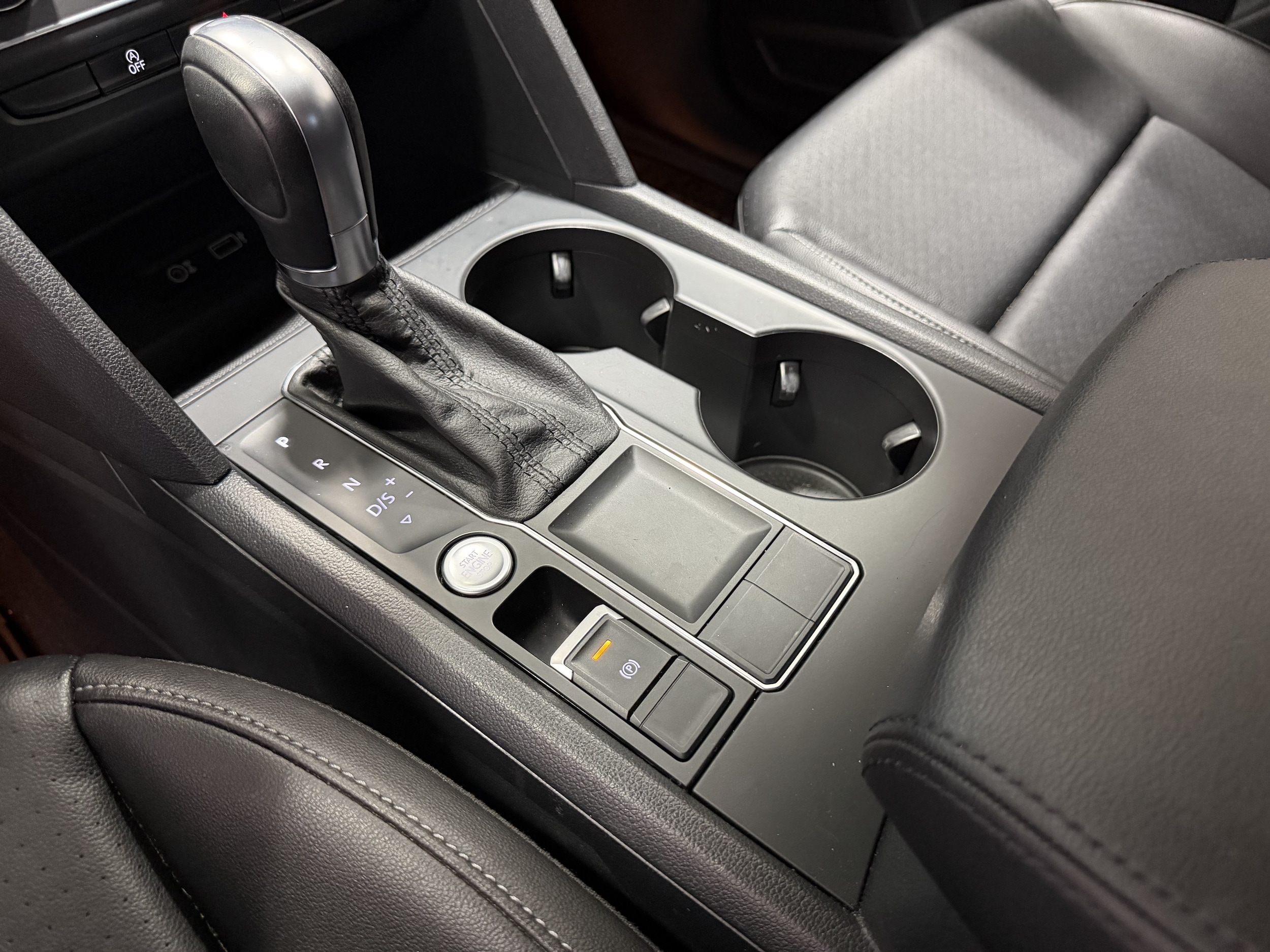 2018 Volkswagen Atlas SE w/Tech - Photo 22