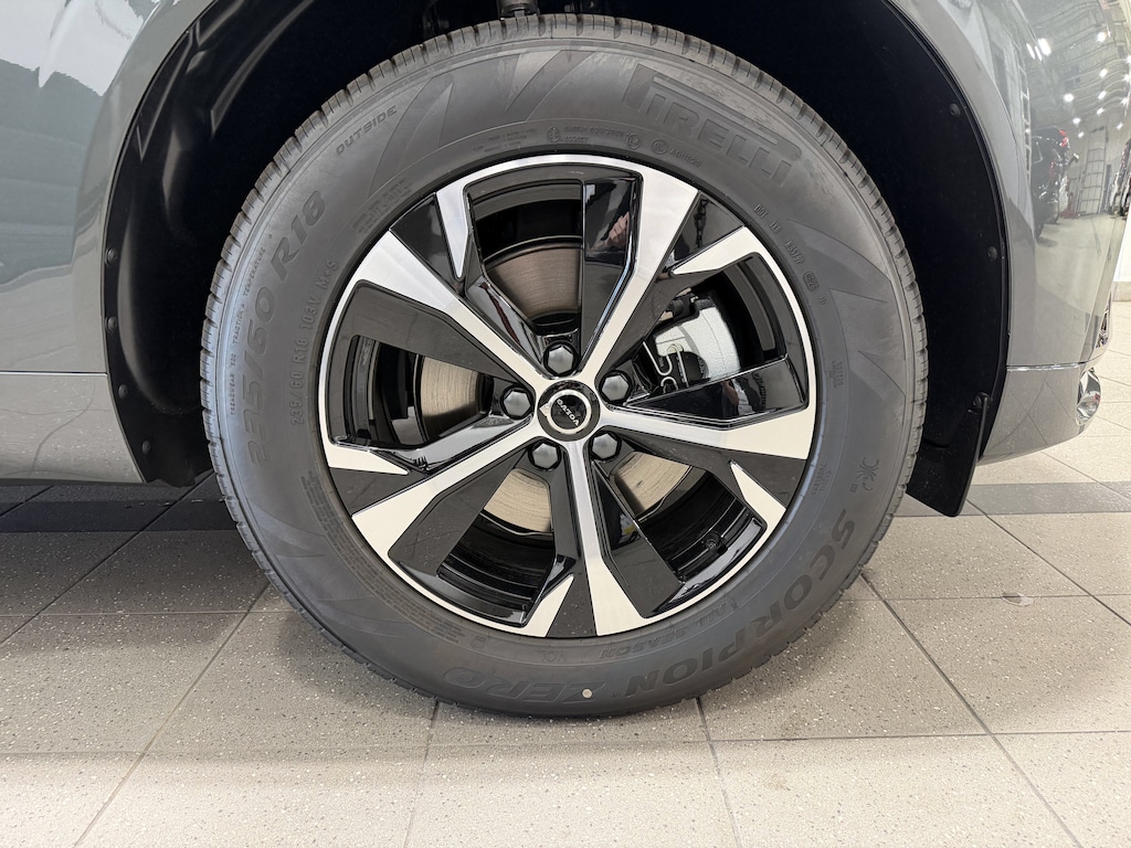 New 2026 Volvo XC60 B5 Core SUV